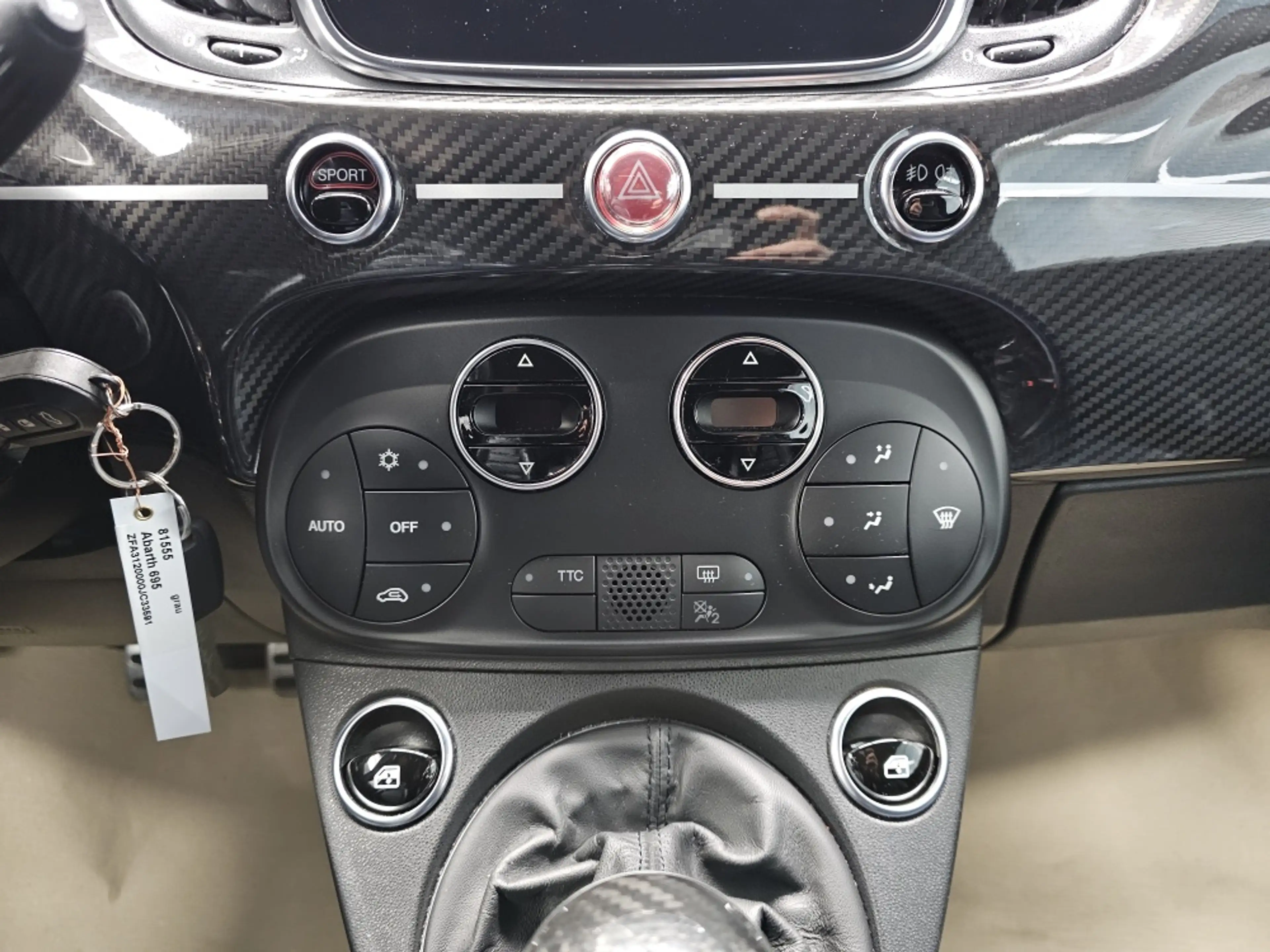 Abarth 695 Rivale Leder,Navi,App-Connect,SH,LED,PDC — photo 8