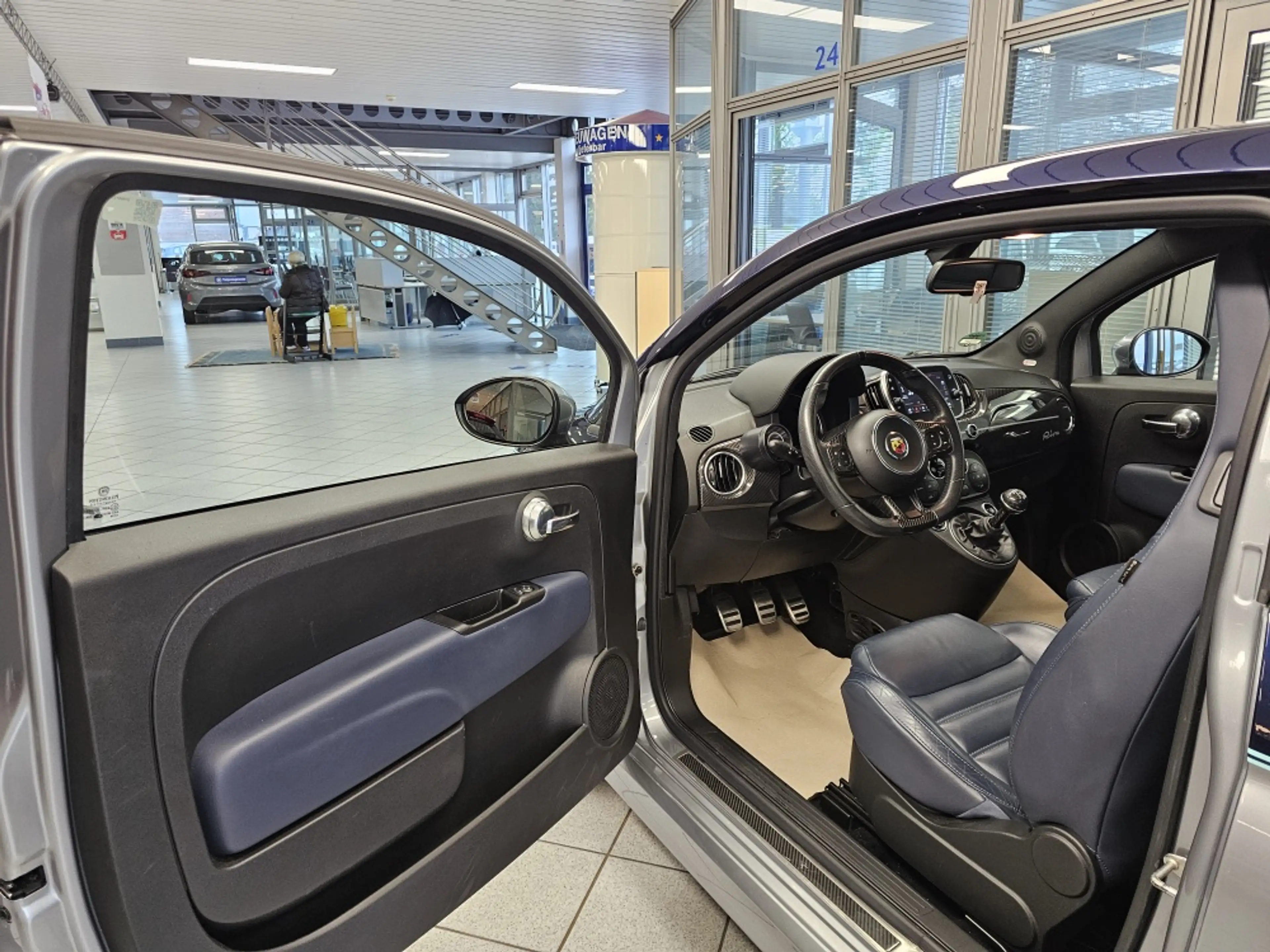 Abarth 695 Rivale Leder,Navi,App-Connect,SH,LED,PDC — photo 20