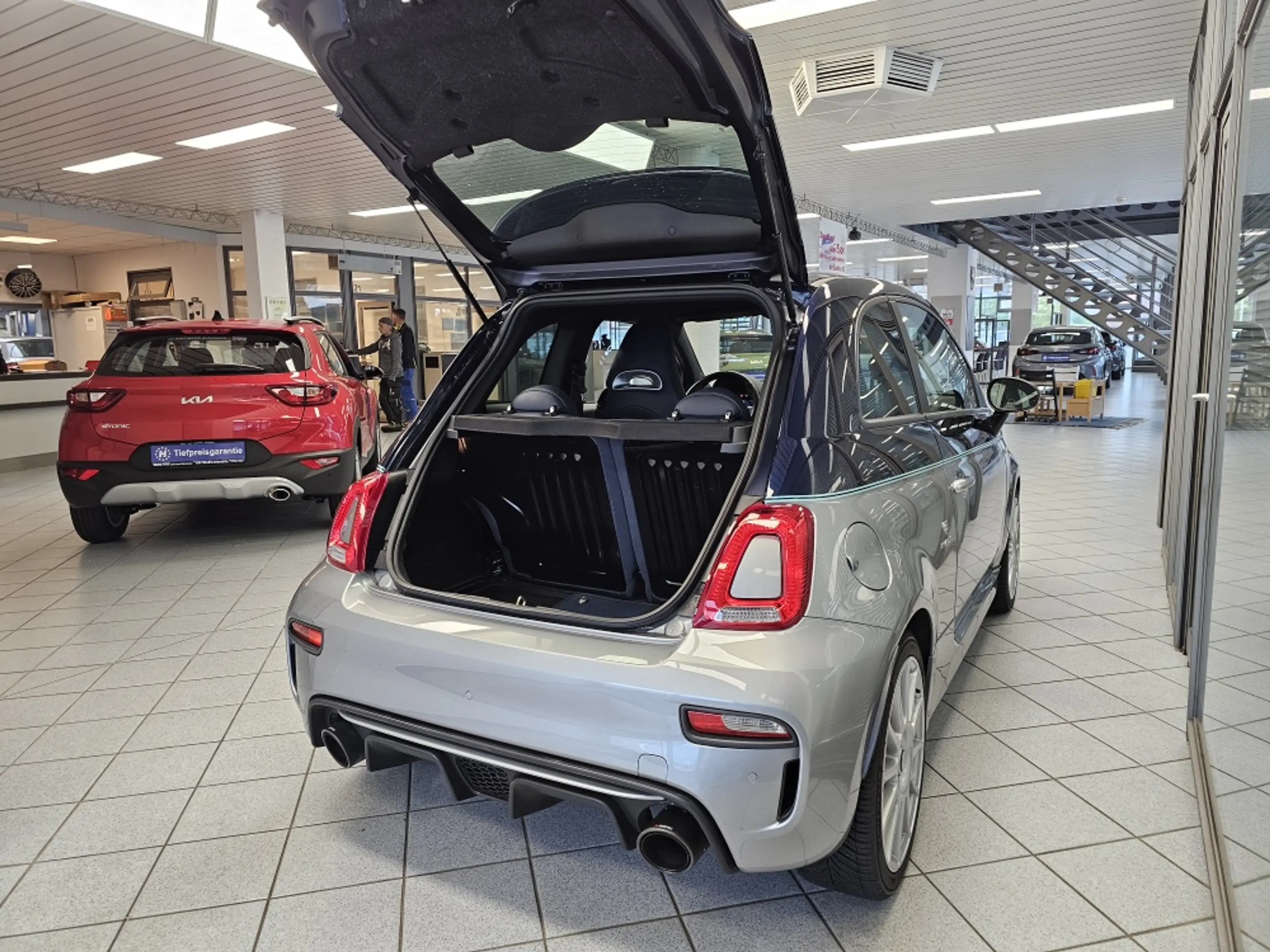 Abarth 695 Rivale Leder,Navi,App-Connect,SH,LED,PDC — photo 3