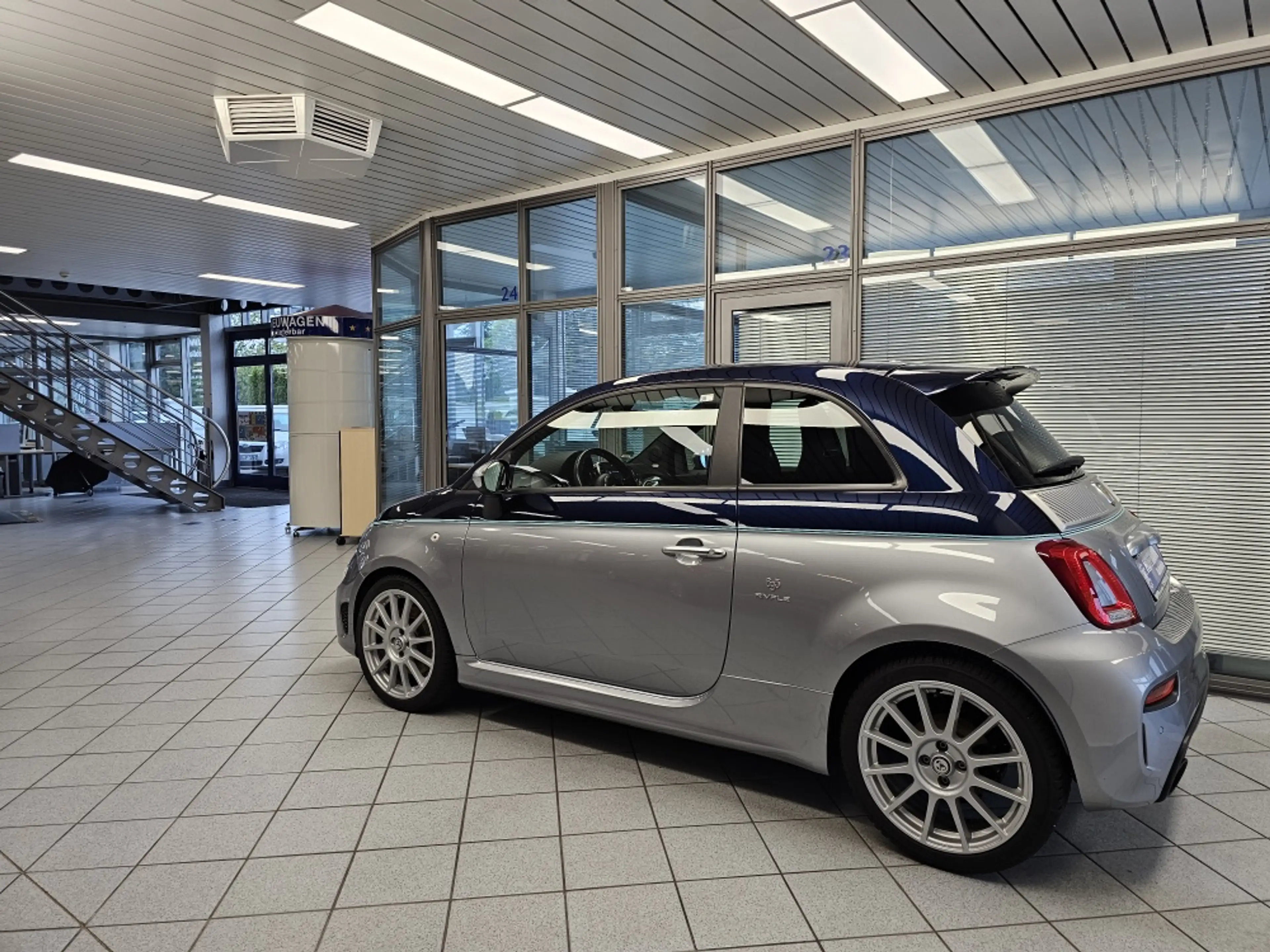 Abarth 695 Rivale Leder,Navi,App-Connect,SH,LED,PDC — photo 21