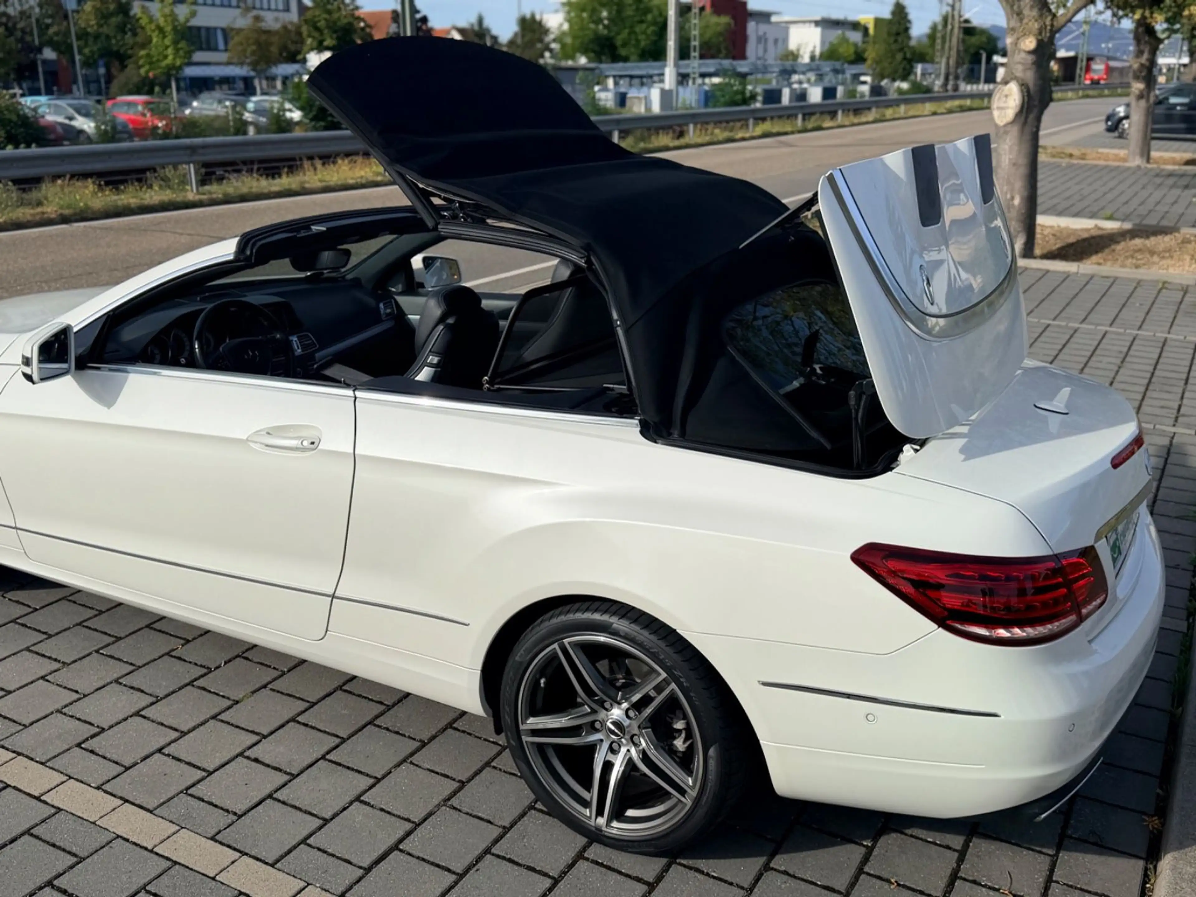 Mercedes-Benz E 350 E Cabrio E 350 BlueTec / d — photo 13