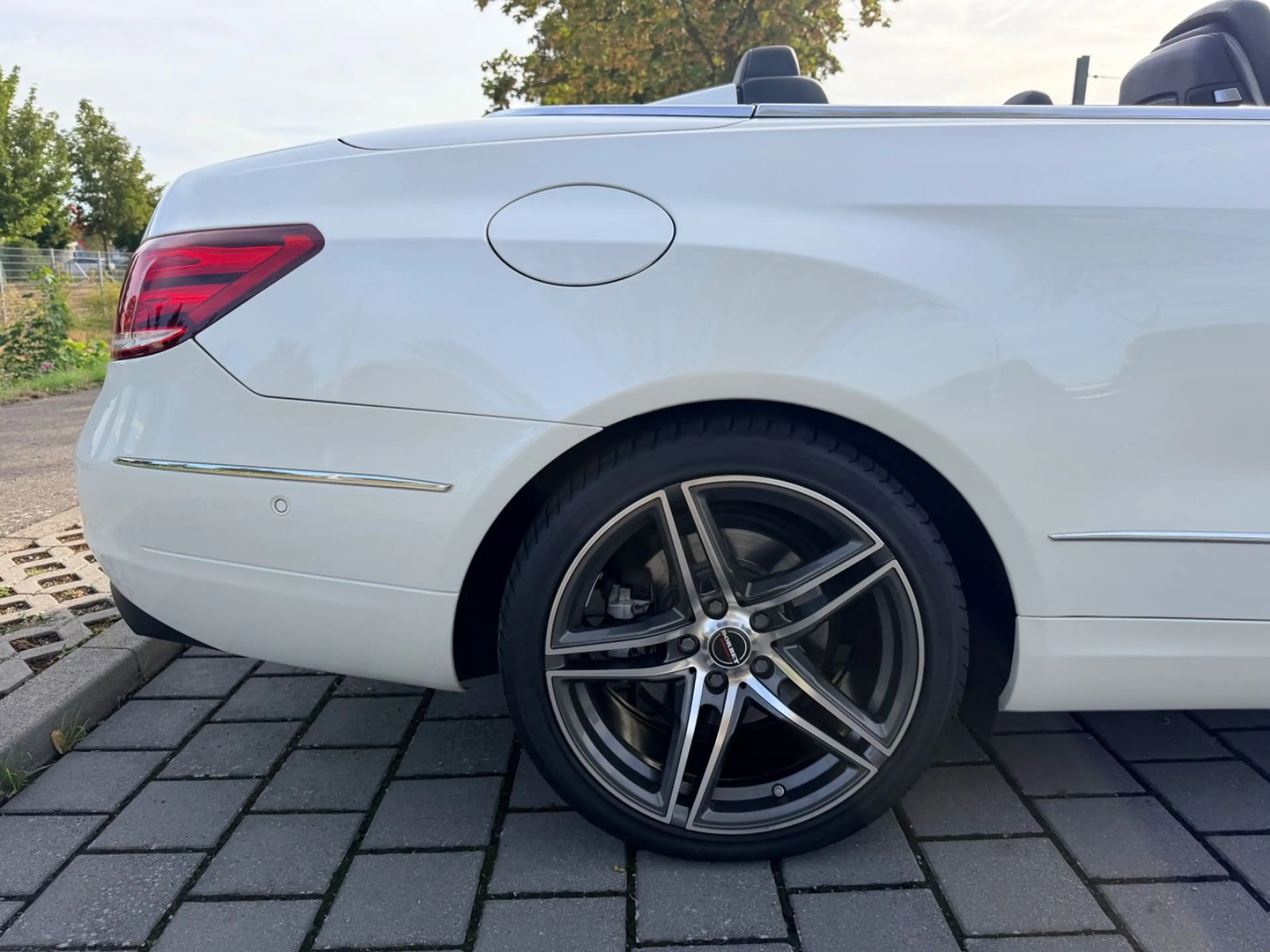 Mercedes-Benz E 350 E Cabrio E 350 BlueTec / d — photo 15