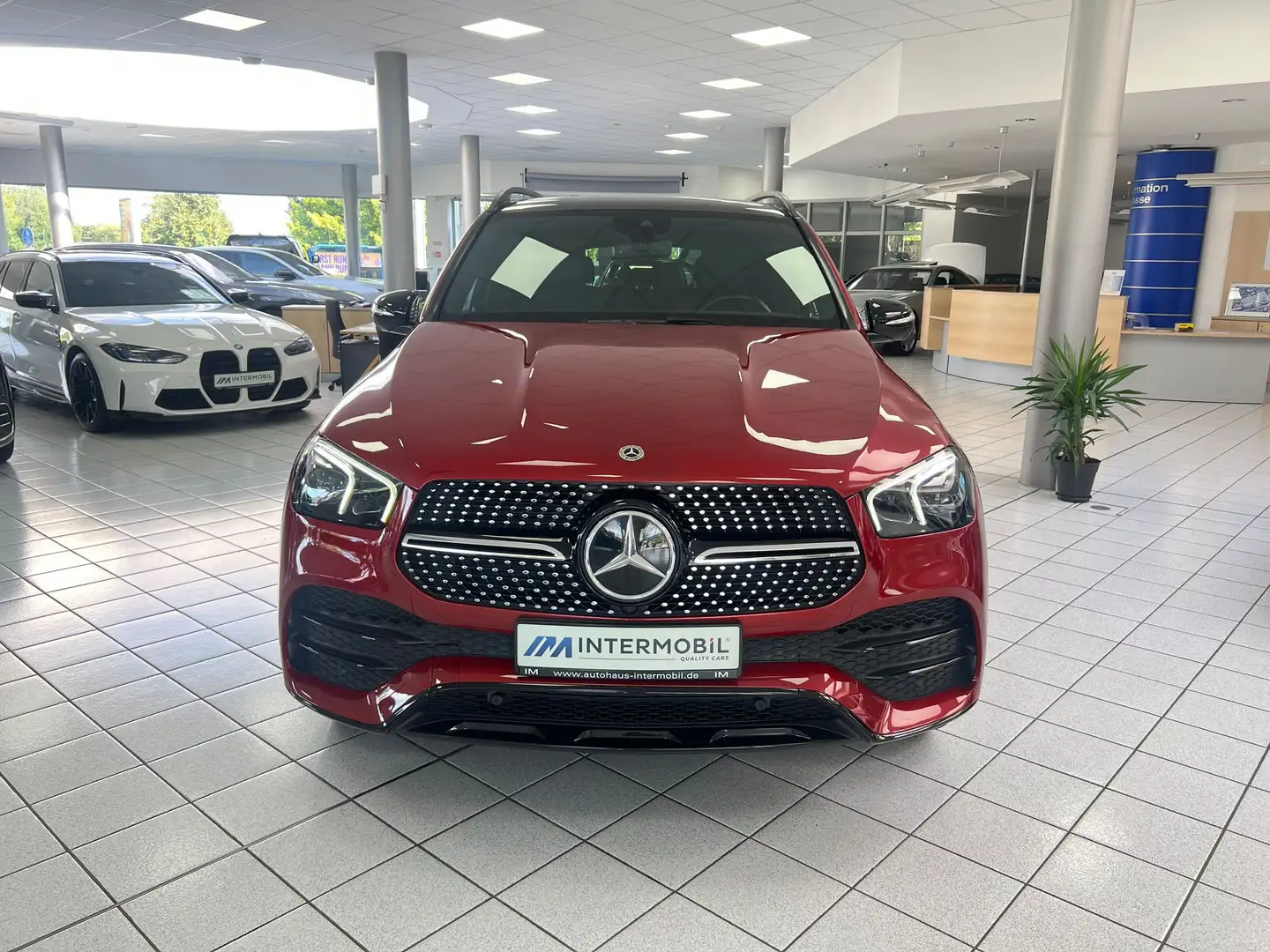 Mercedes-Benz GLE 350 e 4M*AMG*NIGHT*PANO*BURMESTER*MBUX*360° Rot - 2
