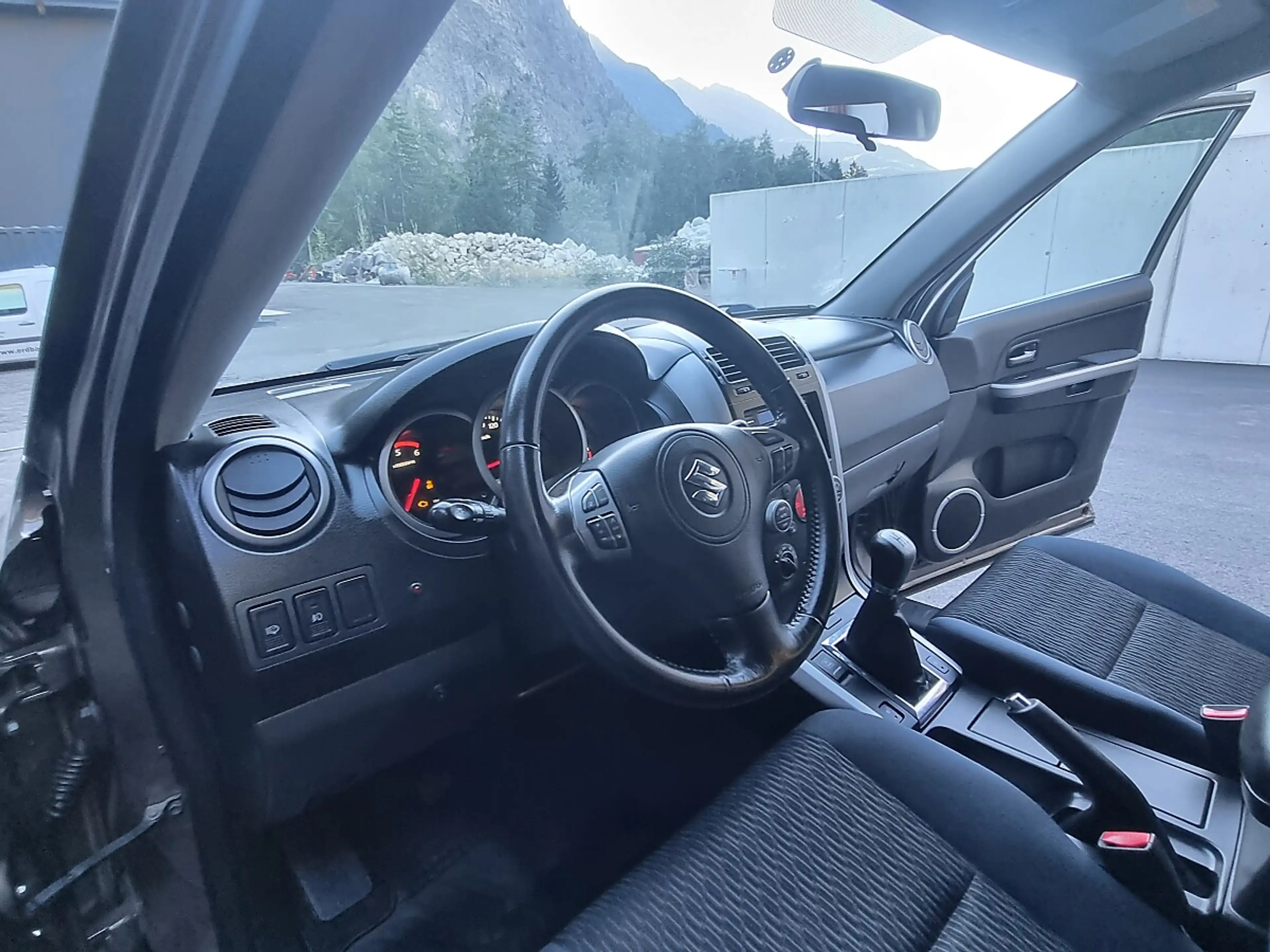 Suzuki Grand Vitara 1,9 DDiS VX-E Deluxe L3 — photo 13