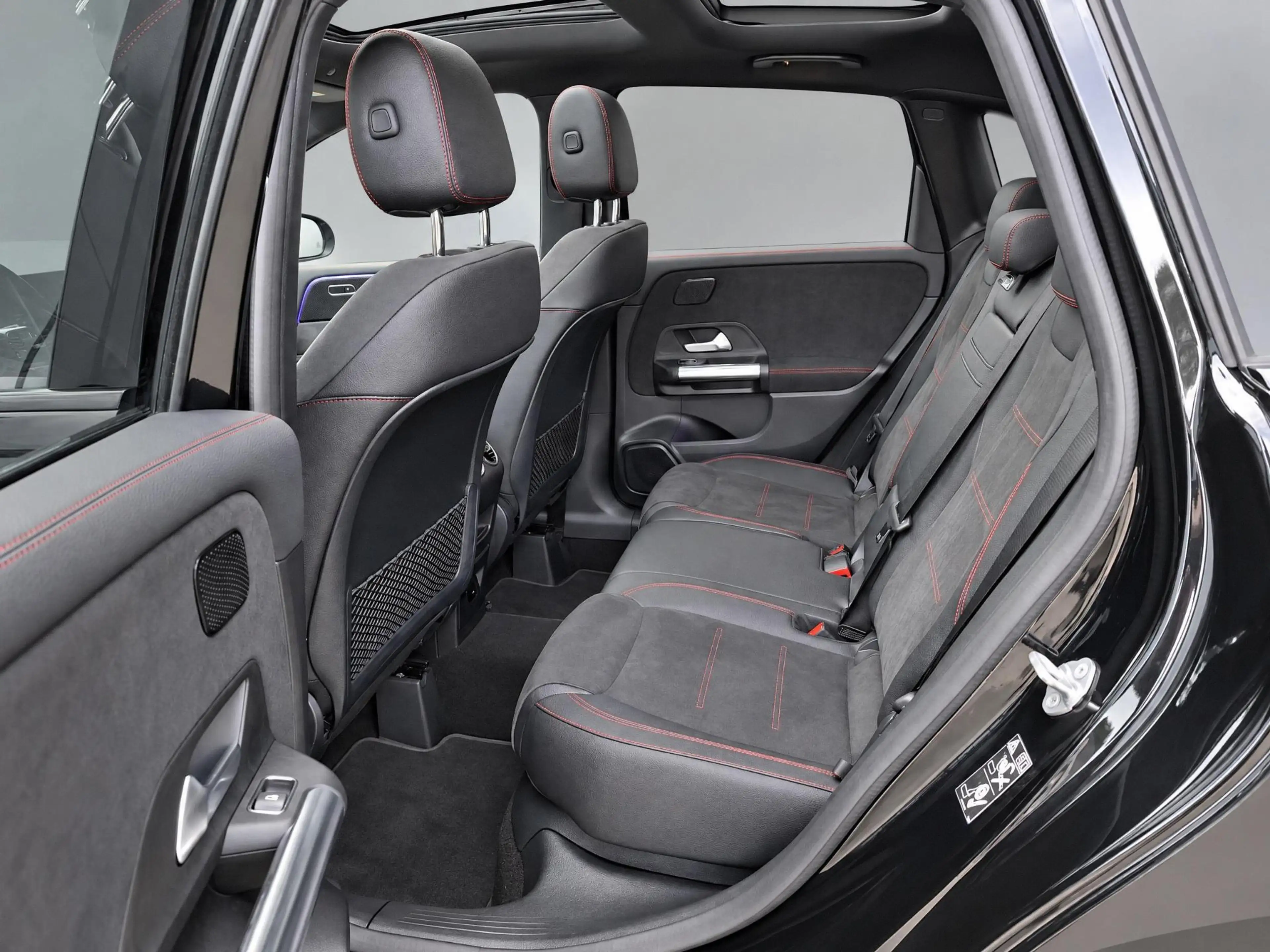 Mercedes-Benz B 180 Business Solution AMG | Panoramadak | Trekhaak Afn — photo 7