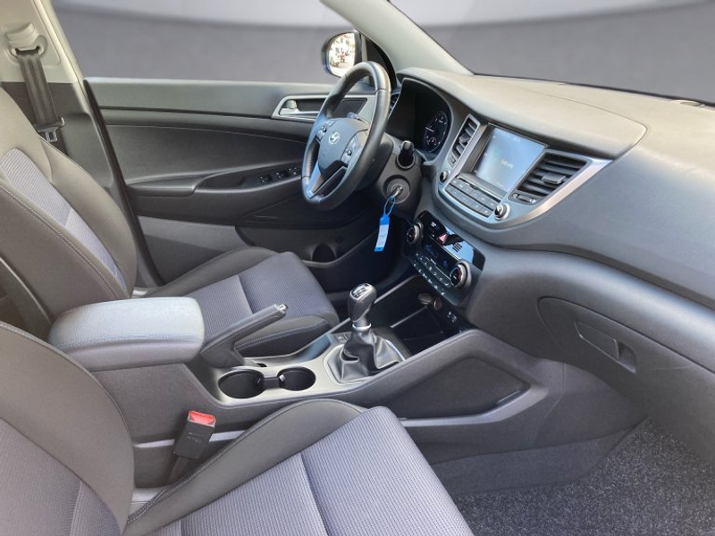 Hyundai TUCSON 2,0 CRDI 4WD — photo 11