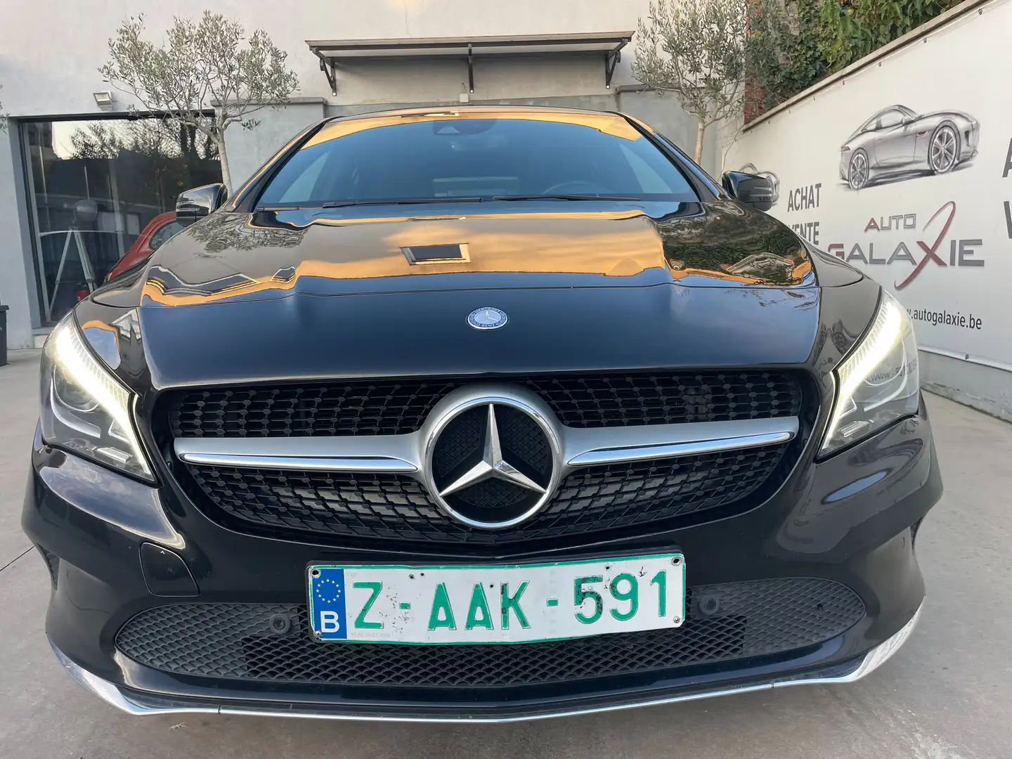 Mercedes-Benz CLA 180 CLA 180 Urban Boit Auto Cuir Clim Gps Toit Pano!! Noir - 2