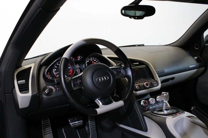 Audi R8 Coupe 5.2 FSI quattro*V10*Schalensitze*525 PS — photo 18