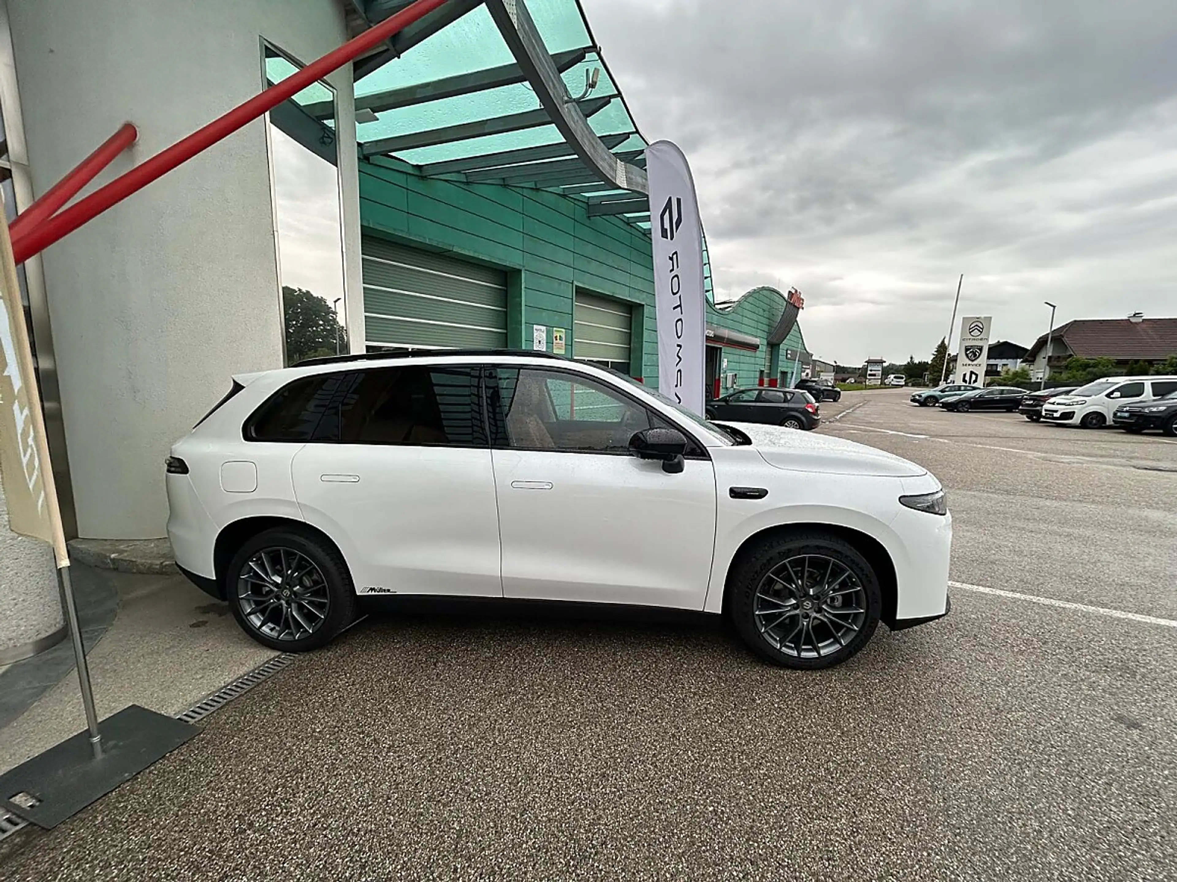 Leapmotor C10 REEV 28,4kWh Design — photo 3