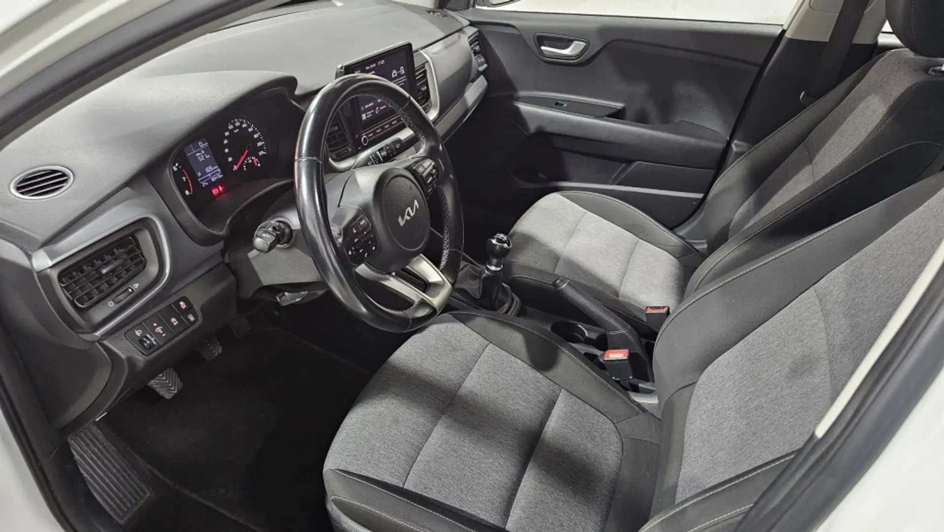 Kia Stonic 1.2 DPi Drive Plus Blanco - 2