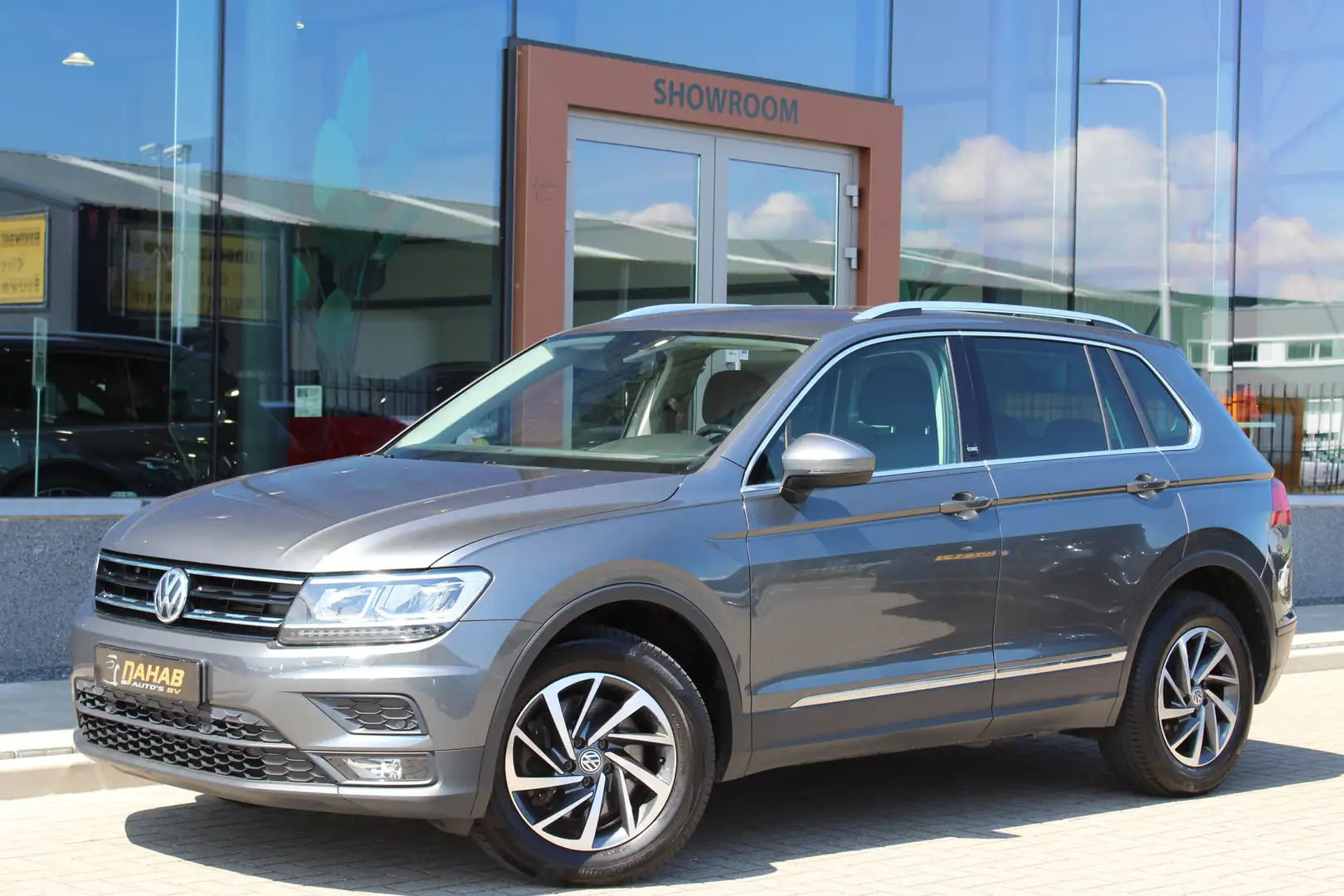 Volkswagen Tiguan 2.0 TSI 180PK 4Motion DSG Sound | Navi | ACC | App - 1