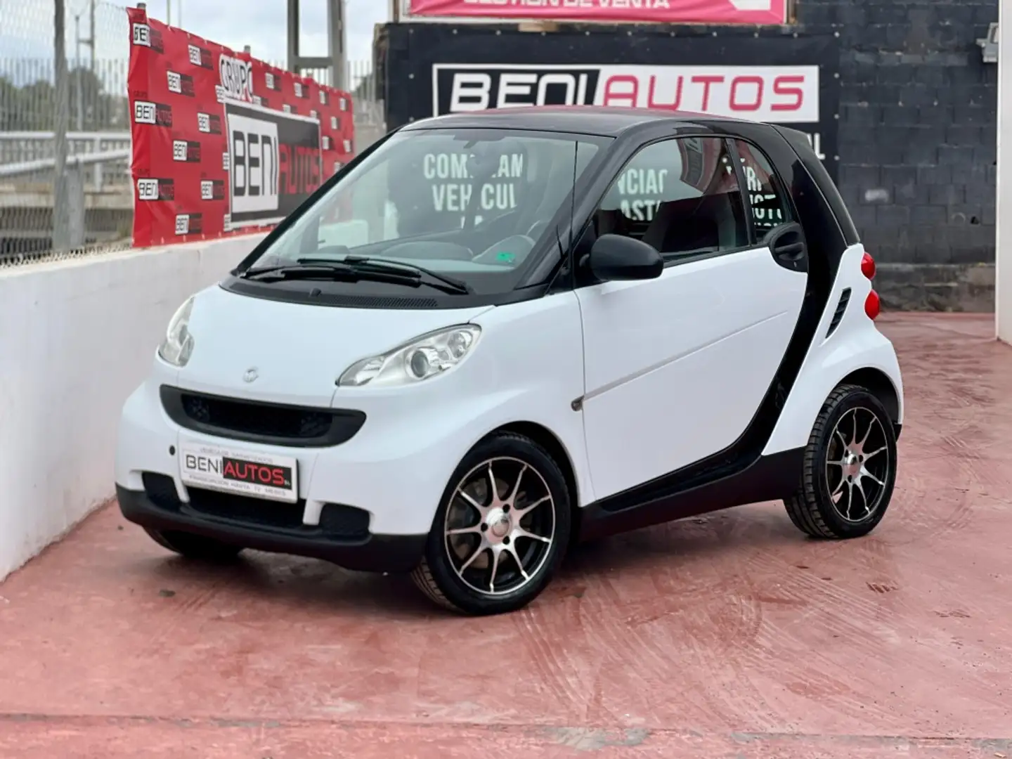 smart forTwo Coupé 52 Passion Aut. Blanc - 1