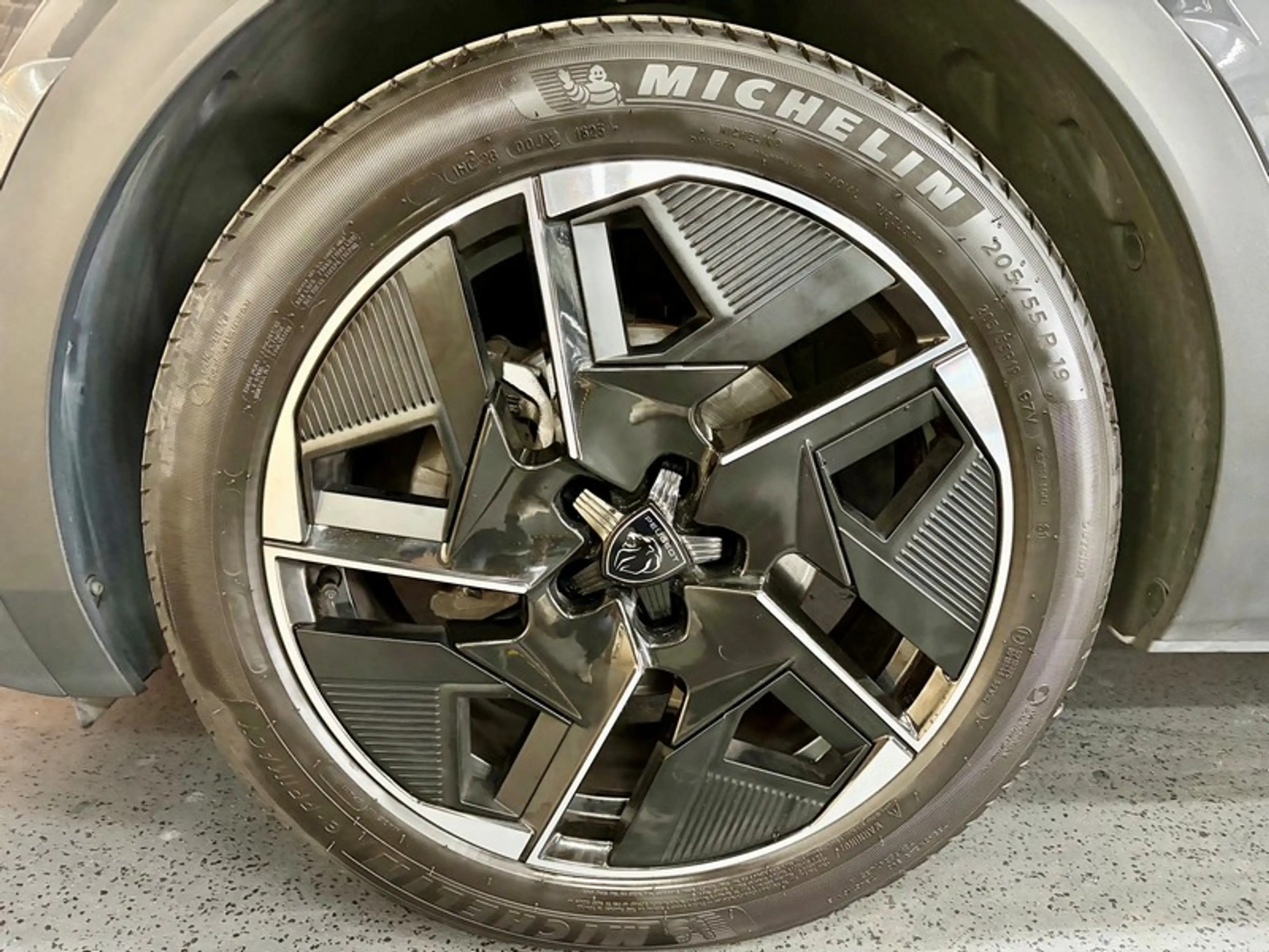 Peugeot 408 408 1.2 131cv Auto GT Navi/Cam360/Jalu19 — photo 3
