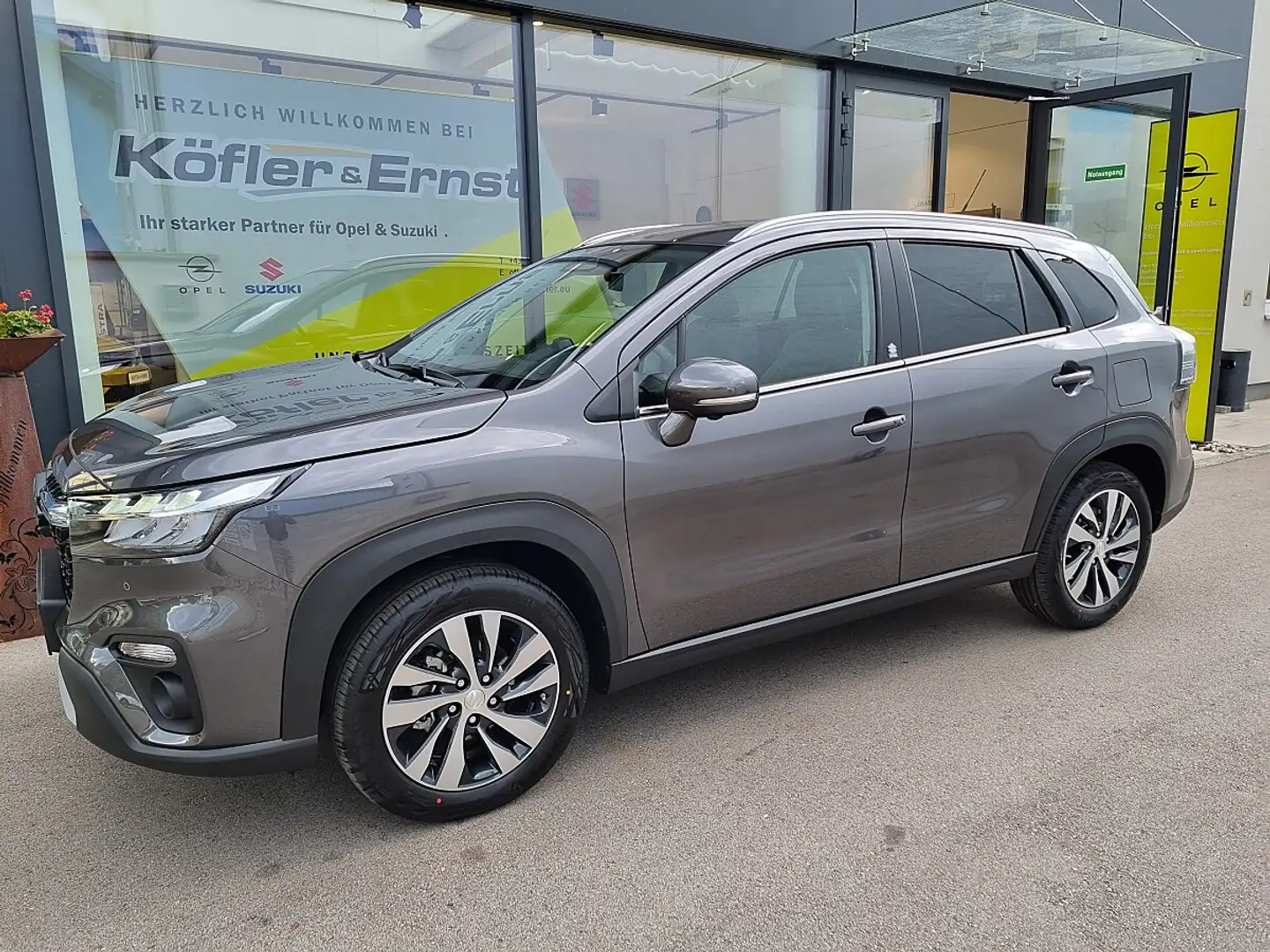 Suzuki S-Cross 1,4 Hybrid flash Grau - 1