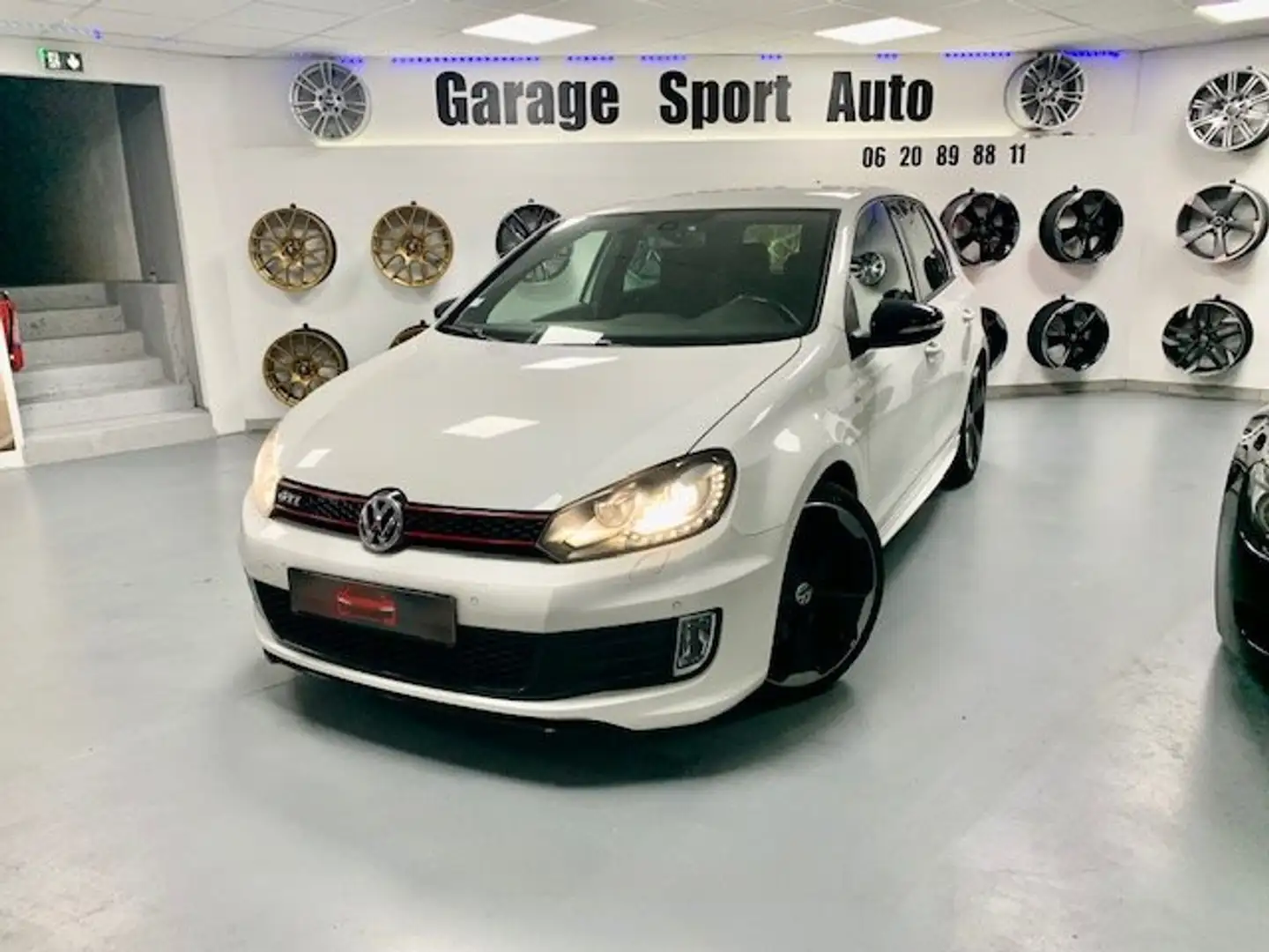 Volkswagen Golf 2L TSI 235 CV Blanc - 1