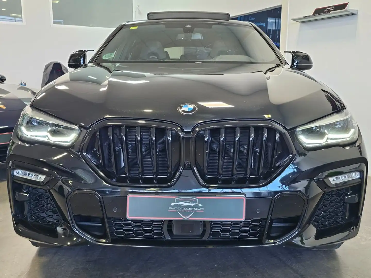 BMW X6 M50i Negro - 2