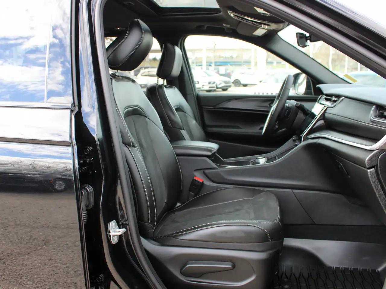 Jeep Grand Cherokee photo Jeep Grand Cherokee