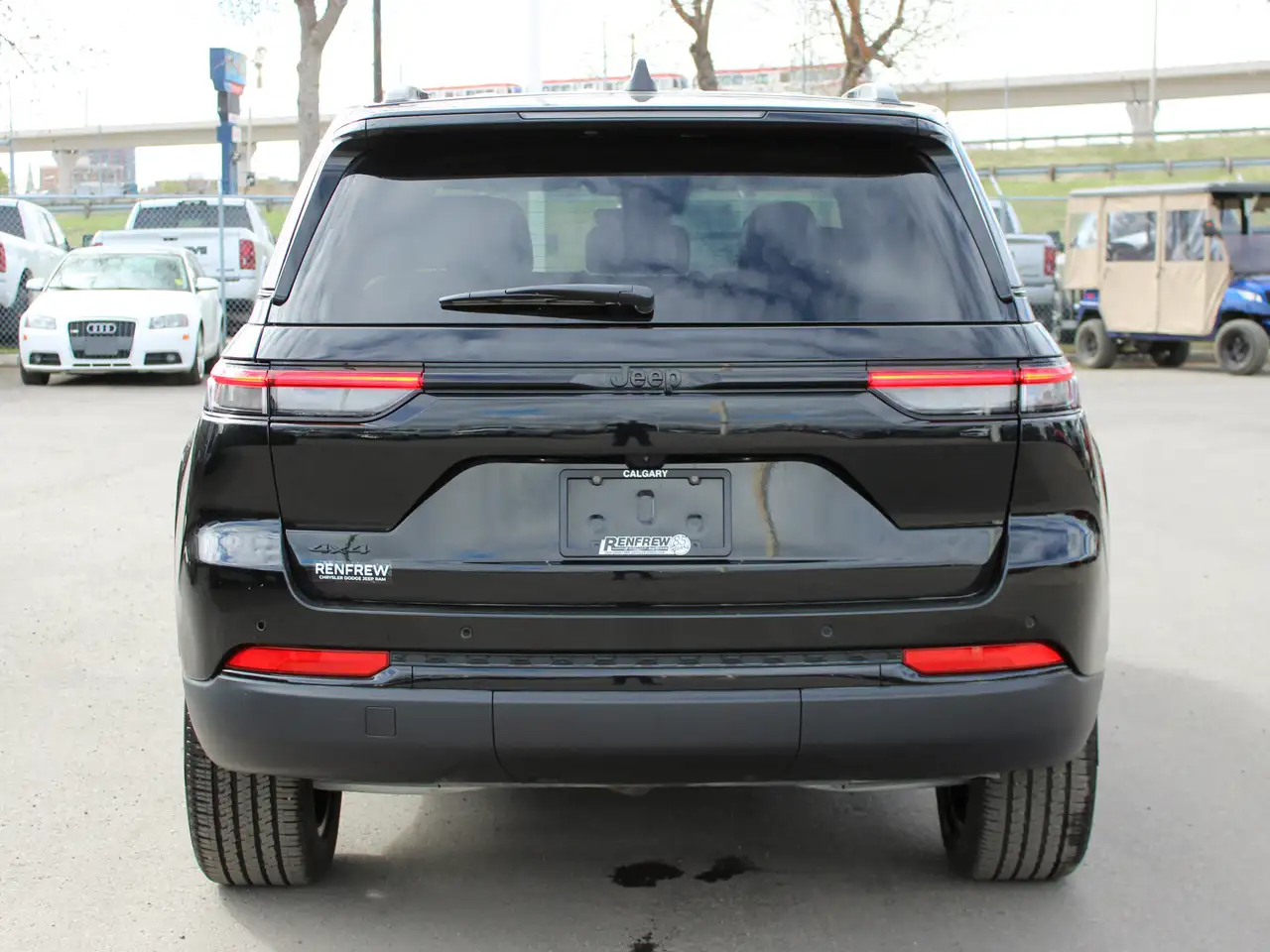 Jeep Grand Cherokee photo Jeep Grand Cherokee