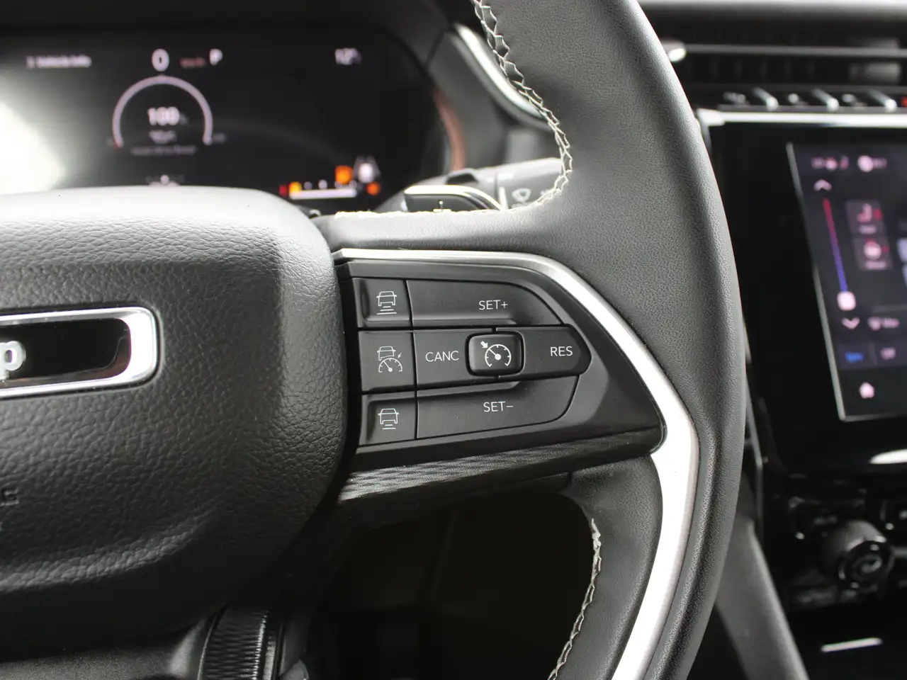 Jeep Grand Cherokee photo Jeep Grand Cherokee