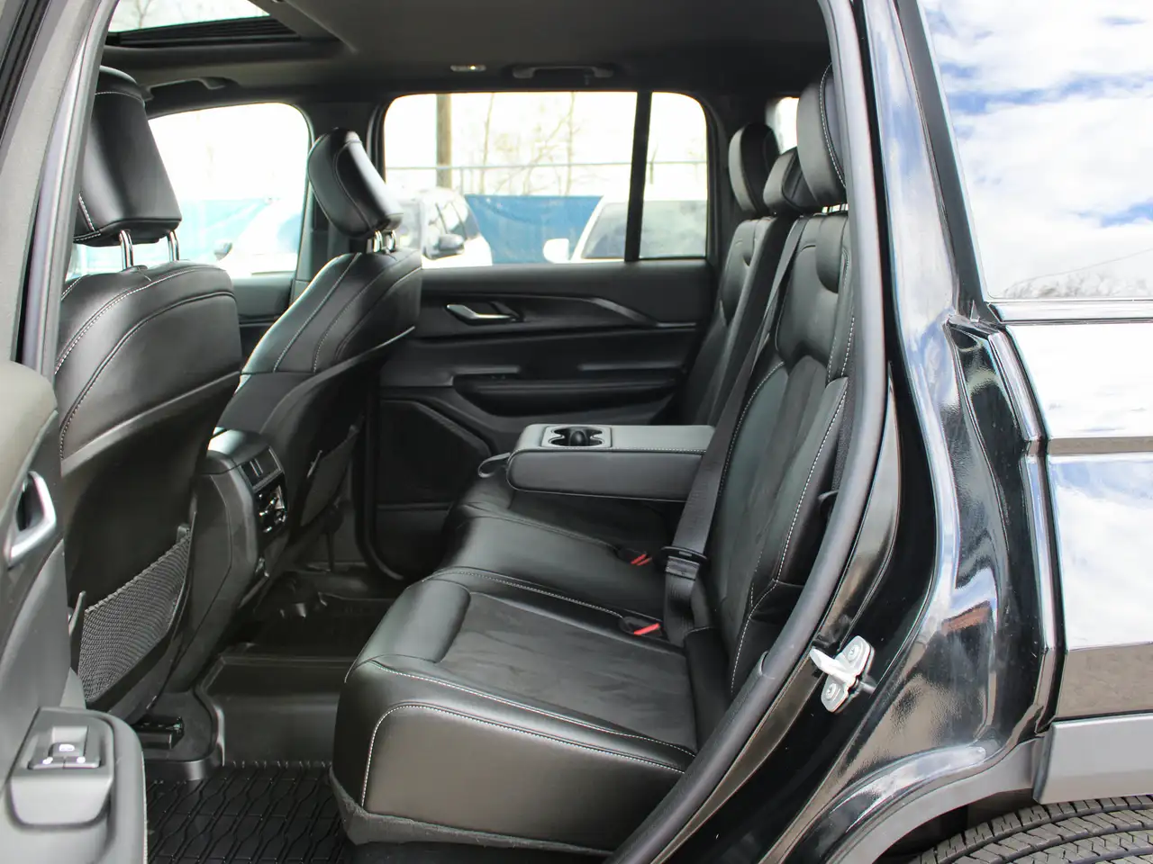 Jeep Grand Cherokee photo Jeep Grand Cherokee