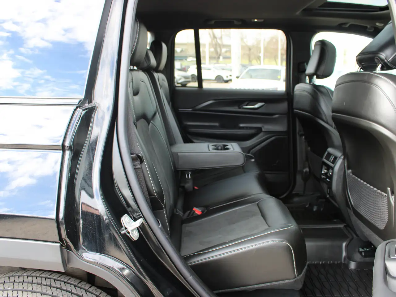 Jeep Grand Cherokee photo Jeep Grand Cherokee