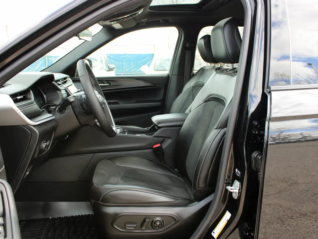 Jeep Grand Cherokee photo Jeep Grand Cherokee