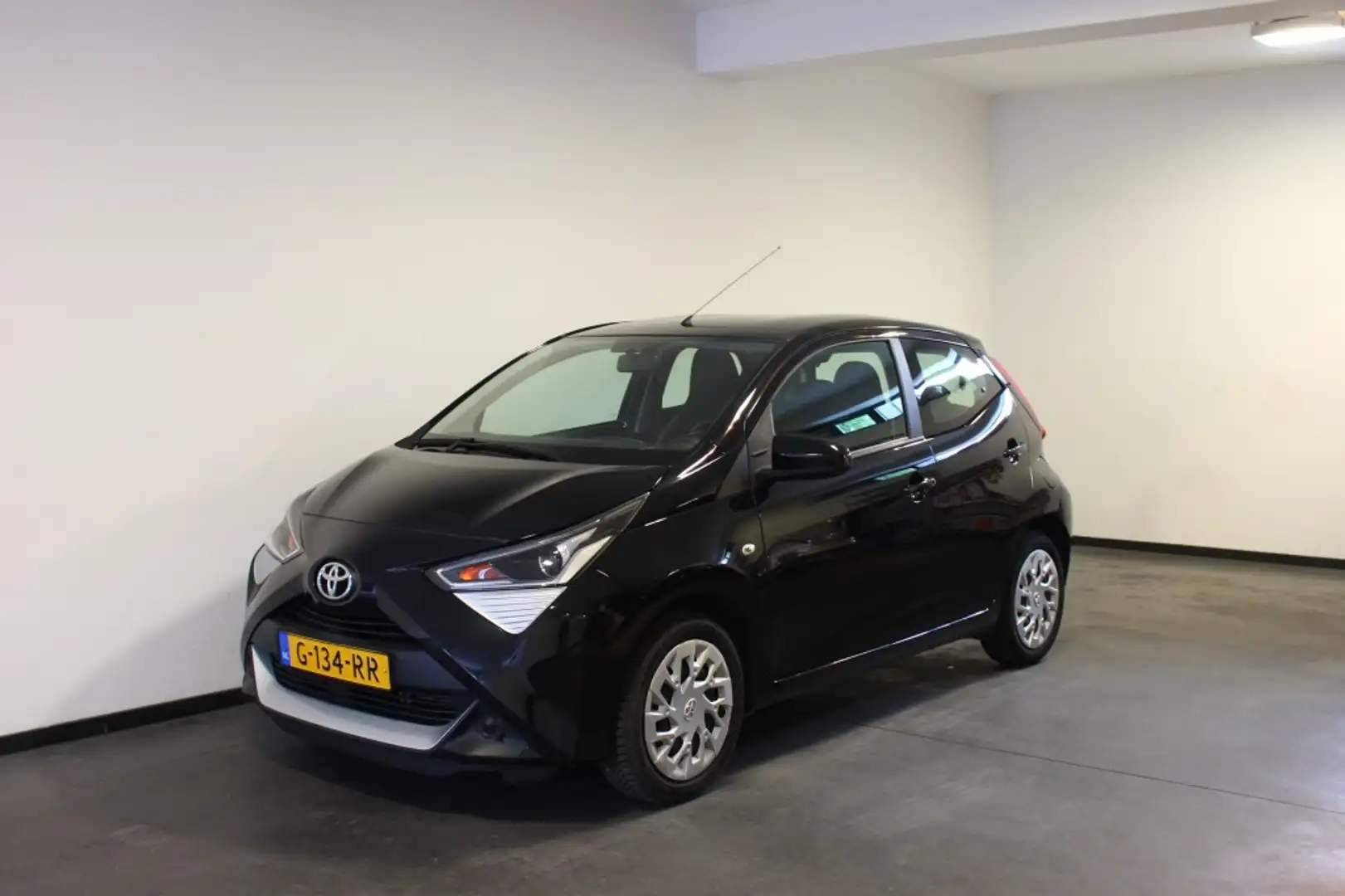 Toyota Aygo 1.0 VVT-i x-play limited Zwart - 1