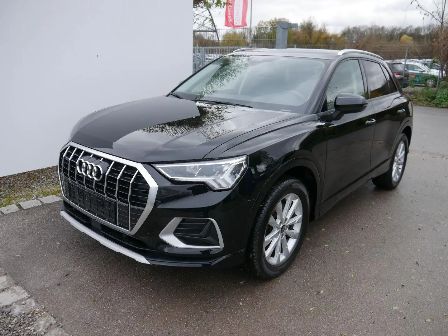 Audi Q3 40 TDI quattro S-Tronic *NAVI*PDC*KAMERA*TEMPOMAT* Schwarz - 2