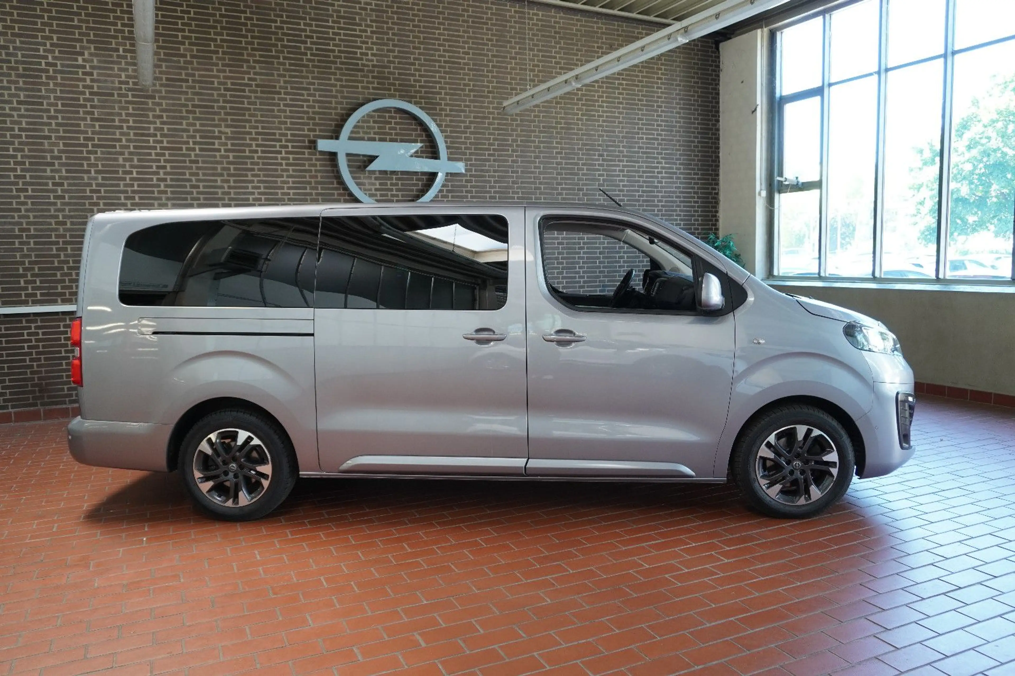 Opel Zafira Life Tourer L3-Leder/Navi/Kamera/Xenon — photo 2