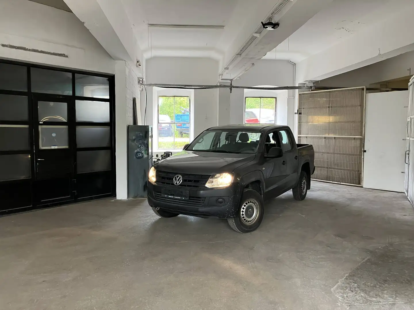 Volkswagen Amarok 2.0 TDi 4motion 122PS 6.- Gang man. Grau - 1