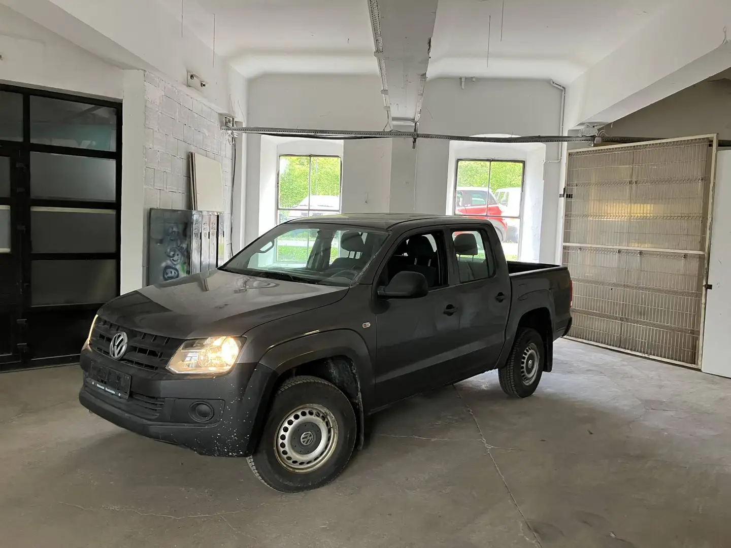 Volkswagen Amarok 2.0 TDi 4motion 122PS 6.- Gang man. Grau - 2
