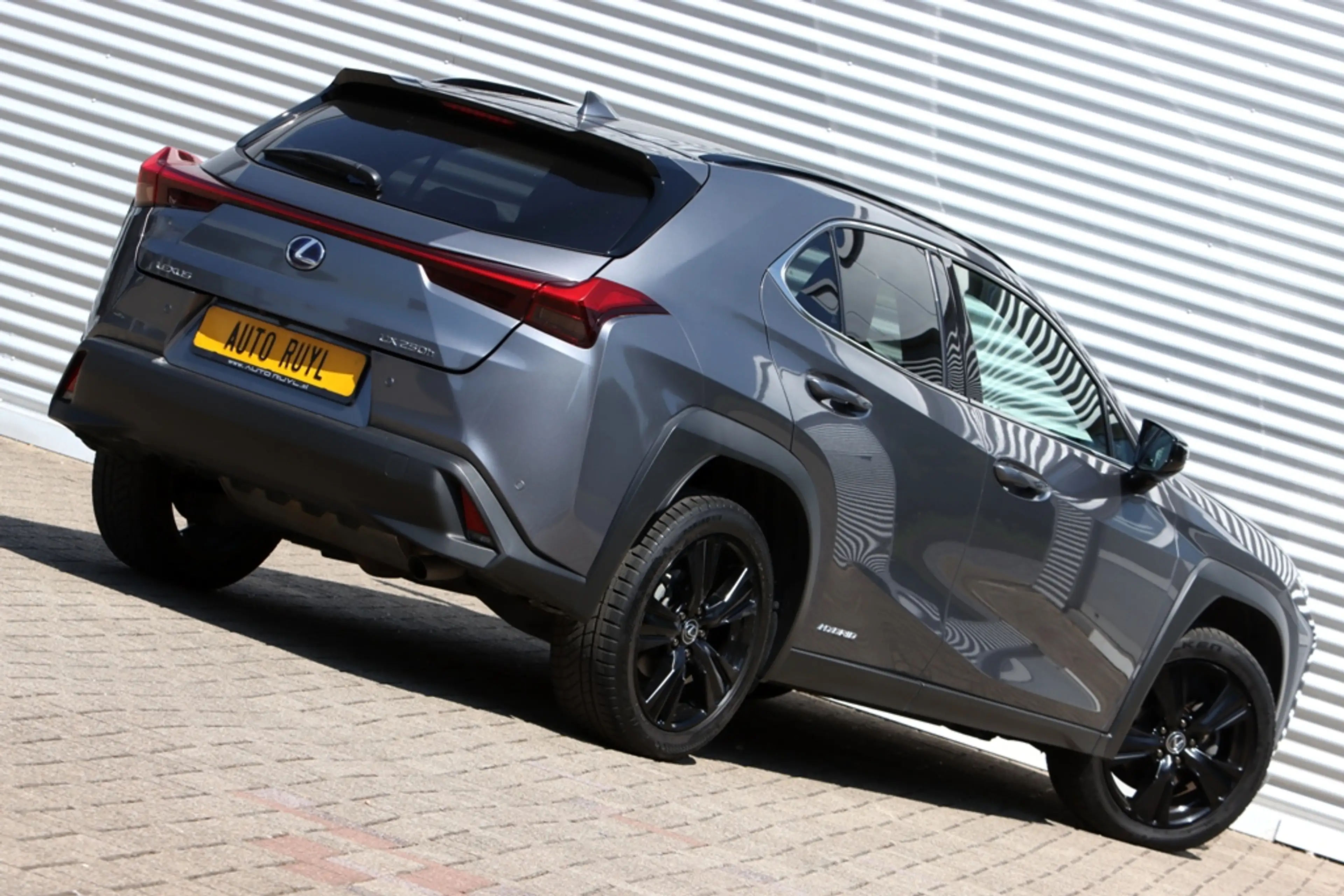 Lexus UX 250h Black Line Leer — photo 12