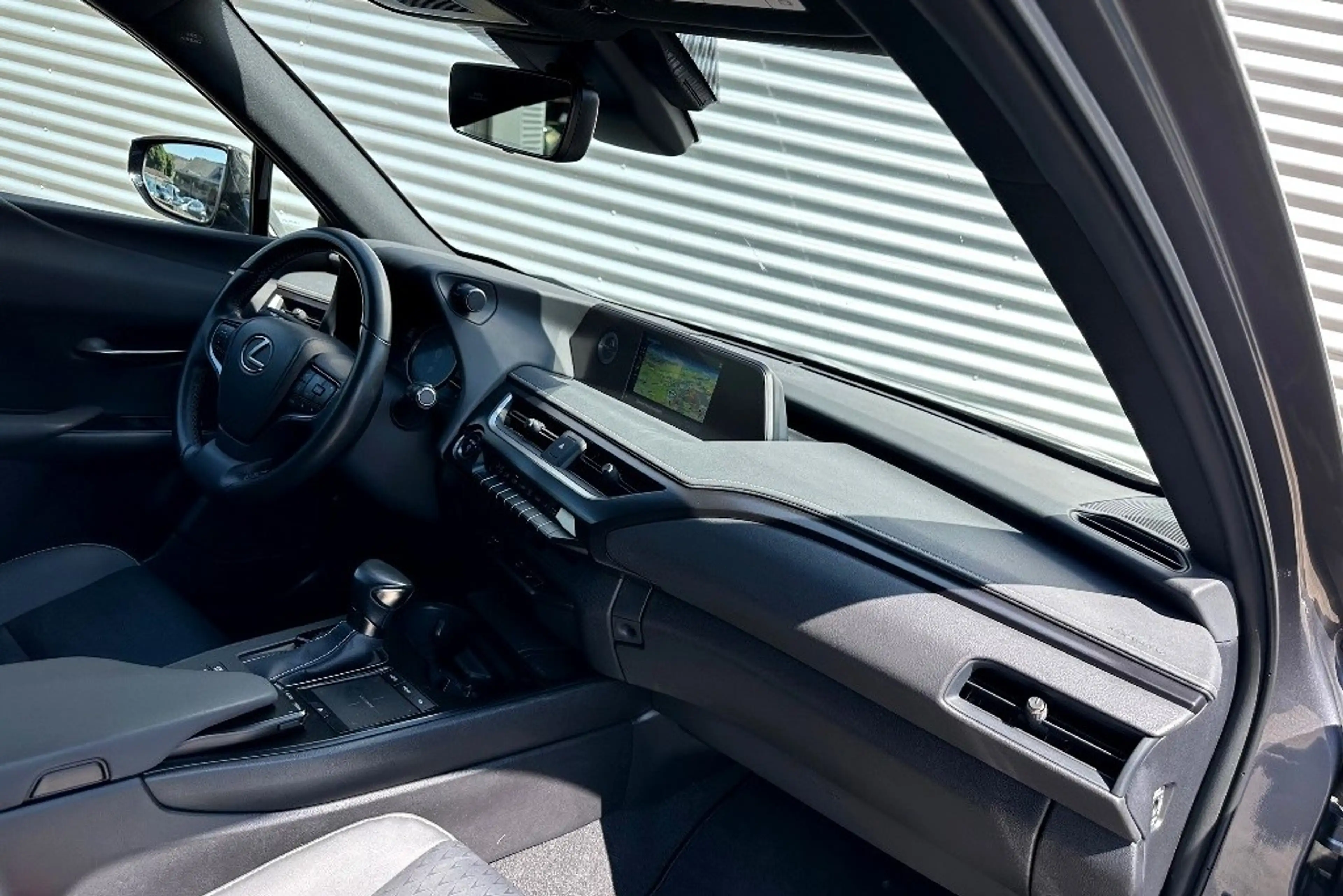 Lexus UX 250h Black Line Leer — photo 13