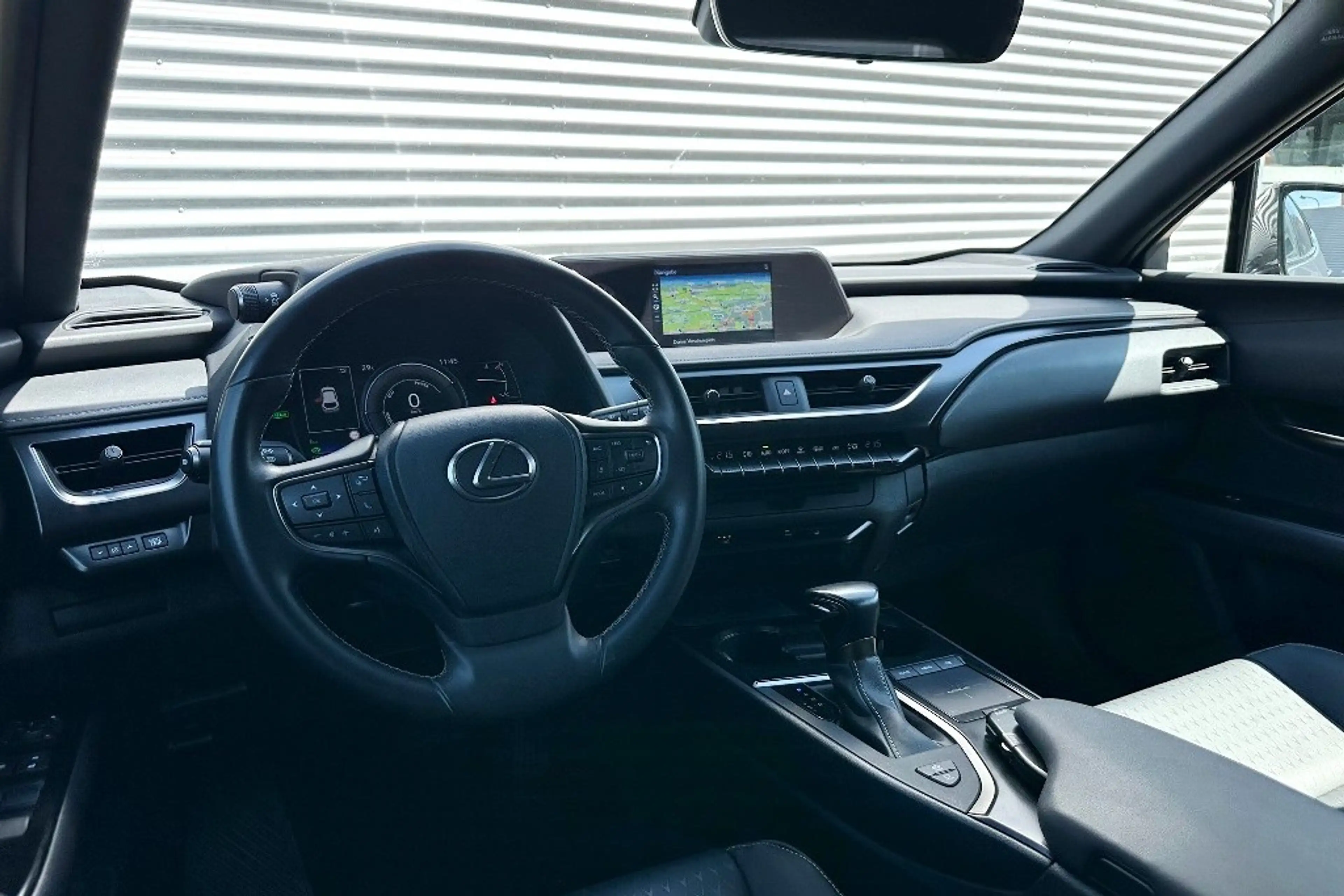 Lexus UX 250h Black Line Leer — photo 9