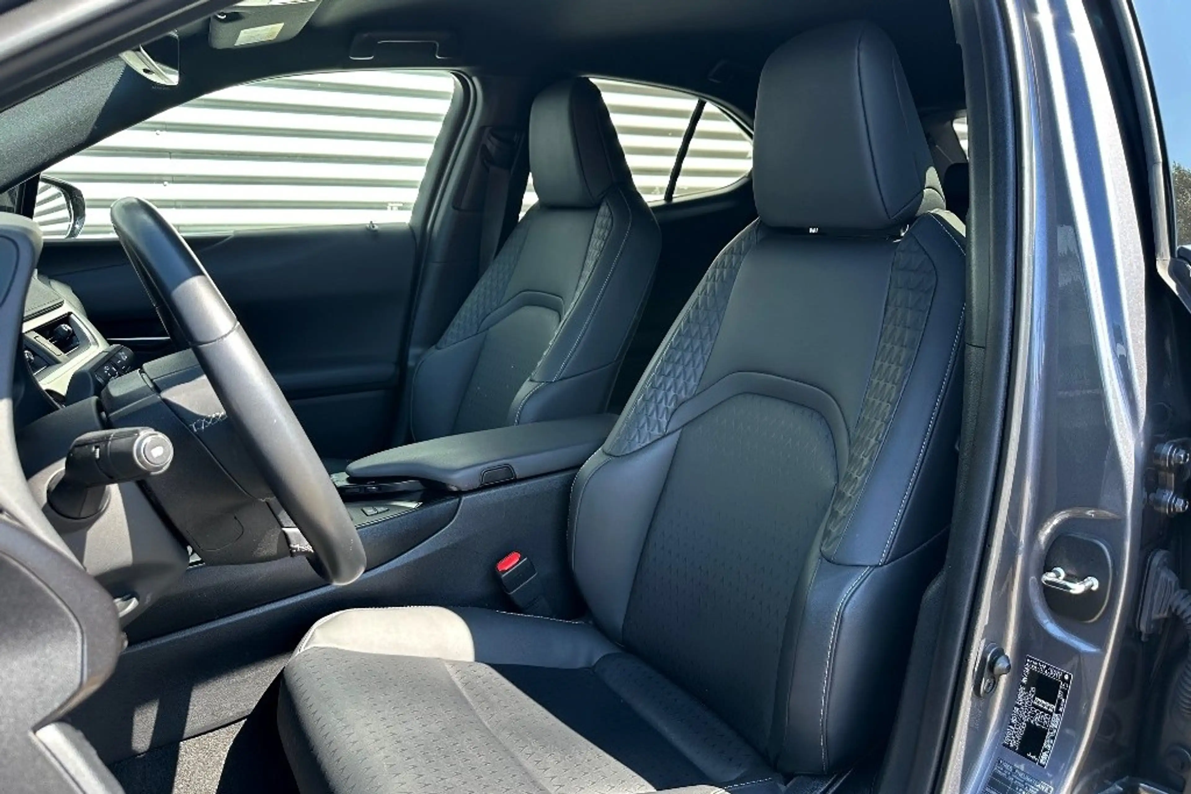 Lexus UX 250h Black Line Leer — photo 5