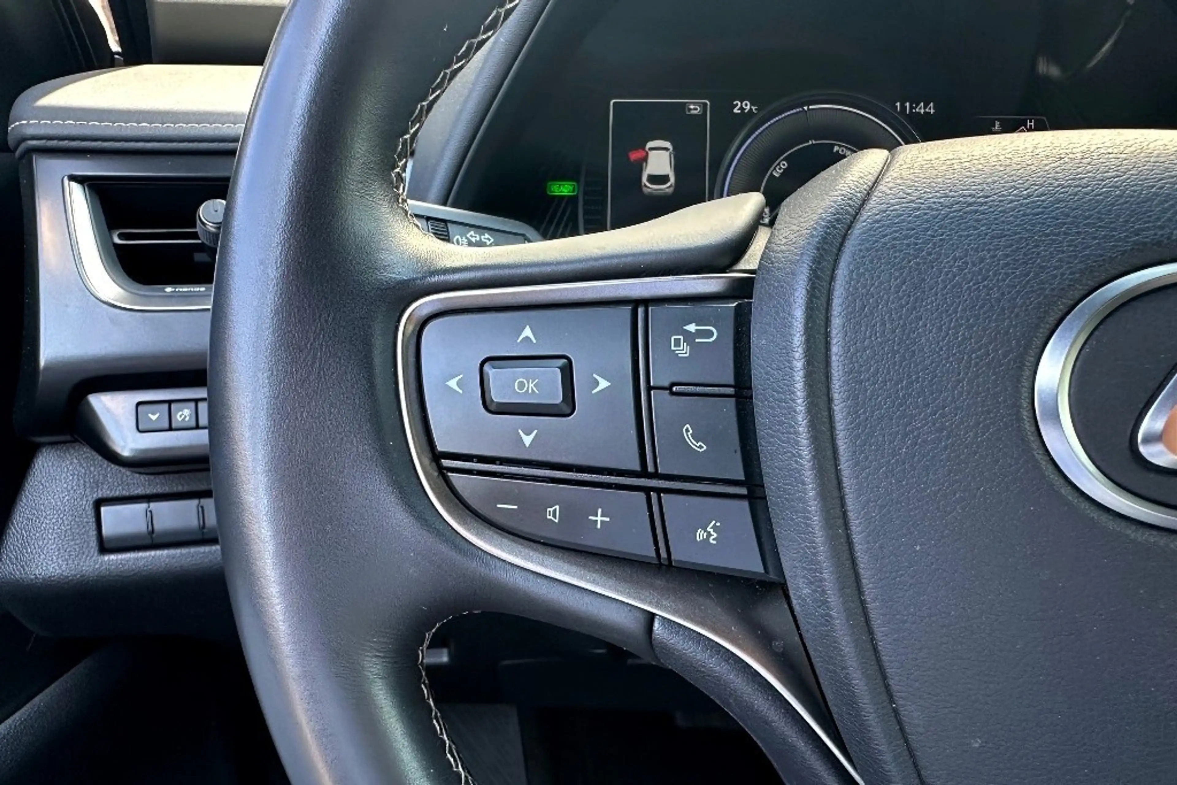 Lexus UX 250h Black Line Leer — photo 15