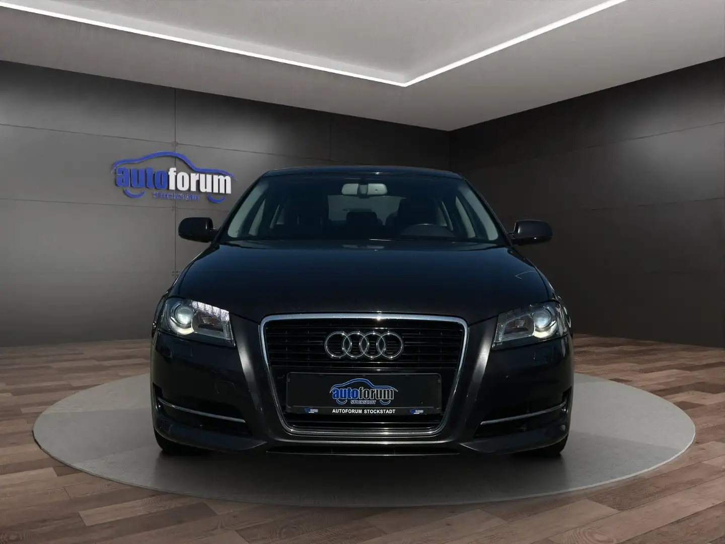 Audi A3 Sportback 1.2 TFSI 1.HAND°BI-XENON°SHZ°PDC Grau - 2