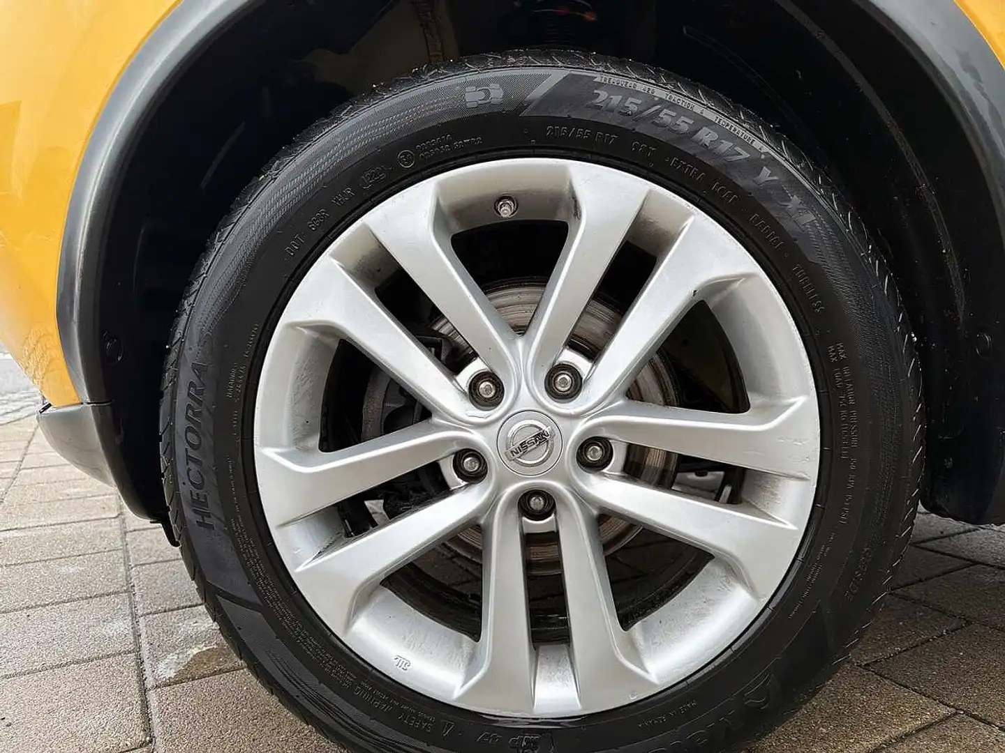 Nissan Juke 1.2 DIG-T Acenta Gelb - 2