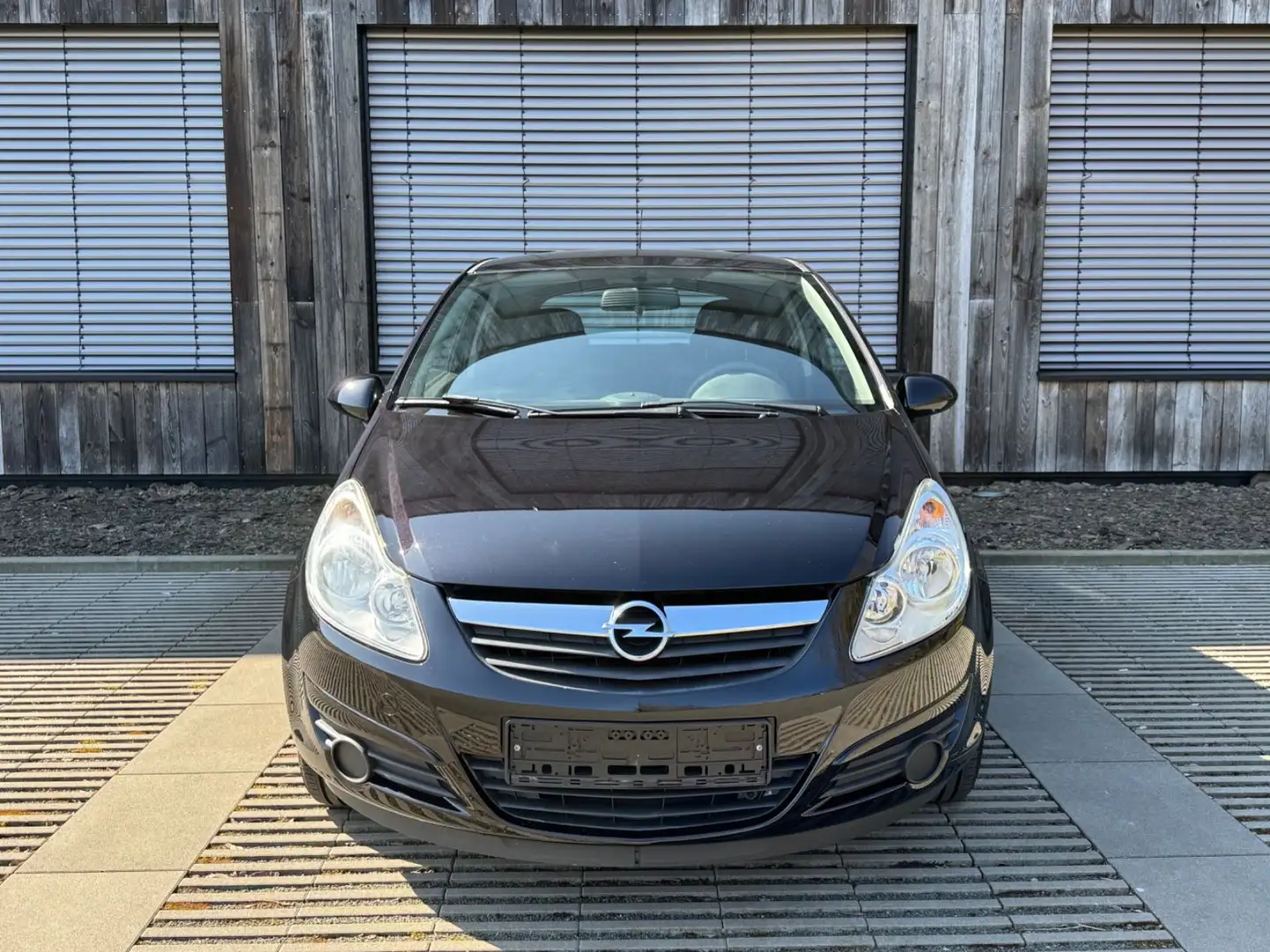 Opel Corsa 1.2  D-Selection*TÜV2026*8Fach*2Hand* Schwarz - 2