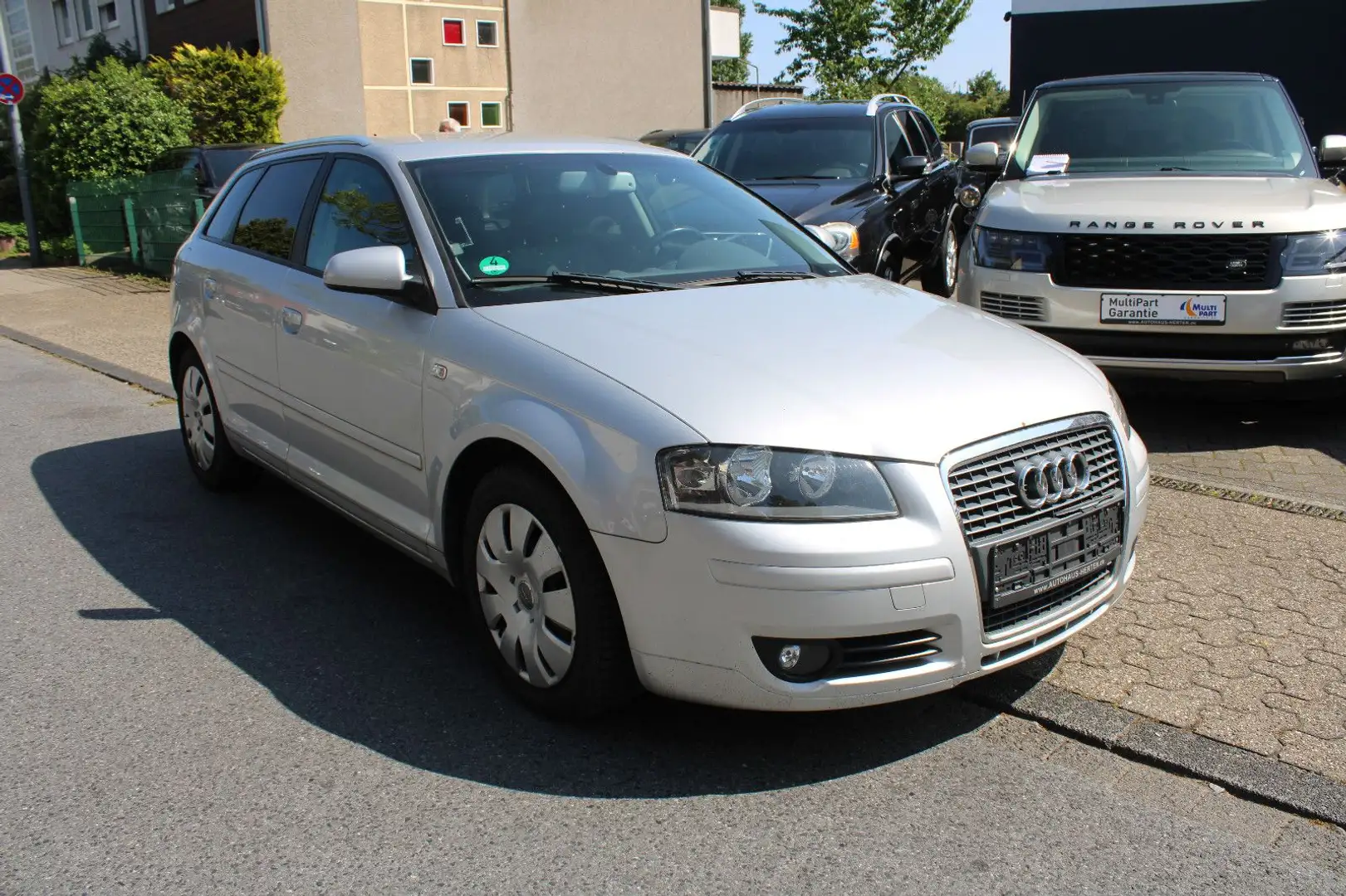 Audi A3 Sportback 1.8 TFSI Ambiente*AUTOMATIK*LEDER* Silber - 2