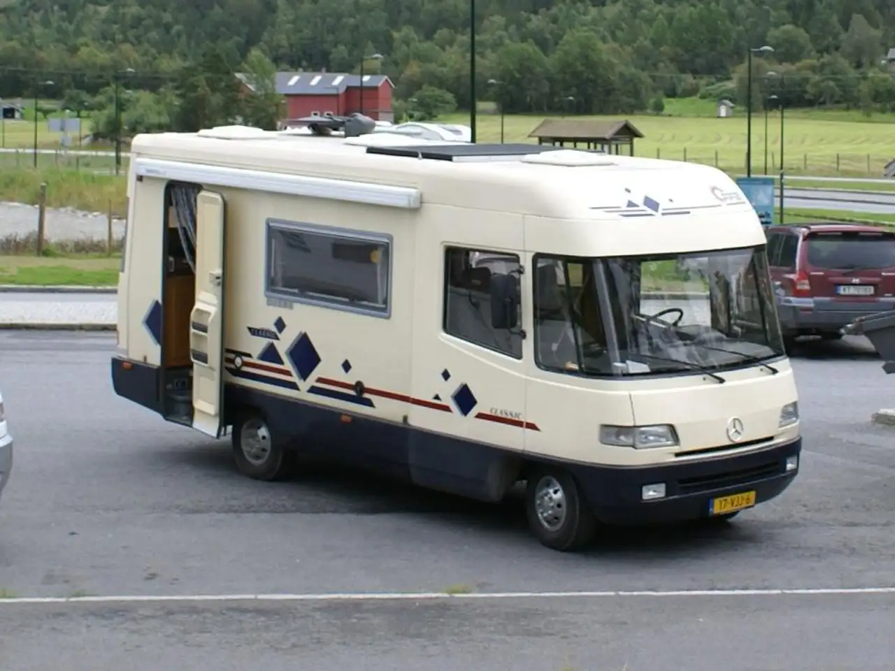 Mercedes-Benz 210/310 310, foto 3