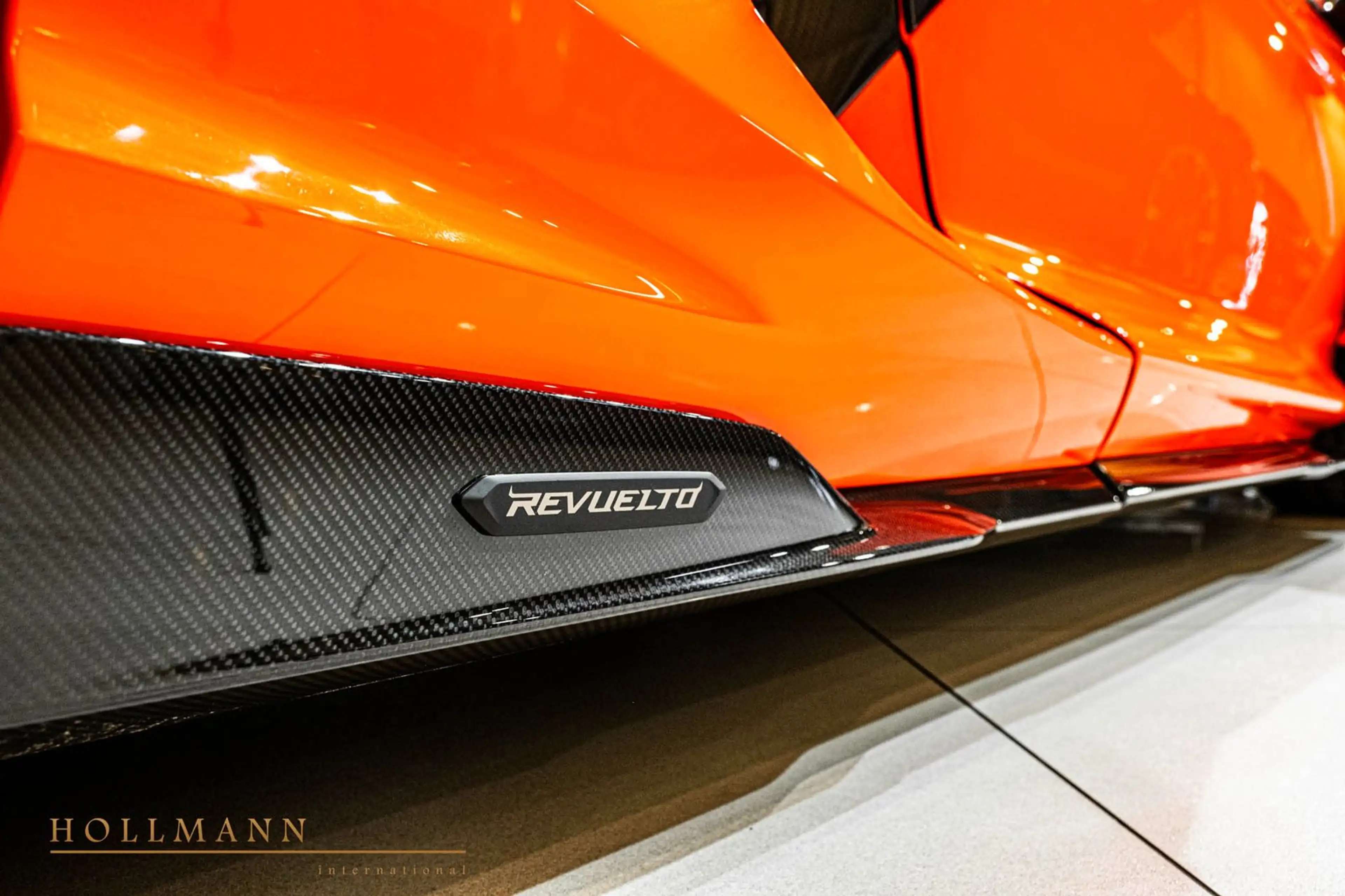 Lamborghini Revuelto +CARBON FIBRE+PREMIUM SOUND SYSTEM+ — photo 8