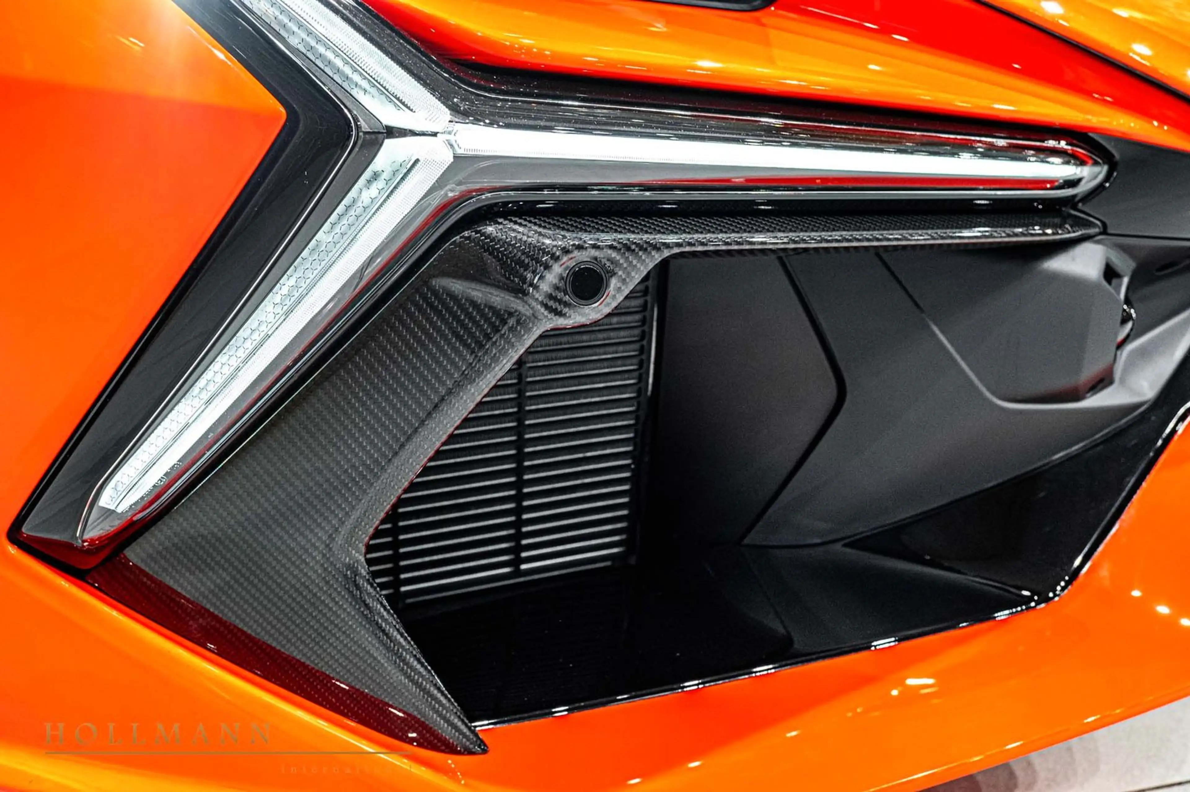 Lamborghini Revuelto +CARBON FIBRE+PREMIUM SOUND SYSTEM+ — photo 9