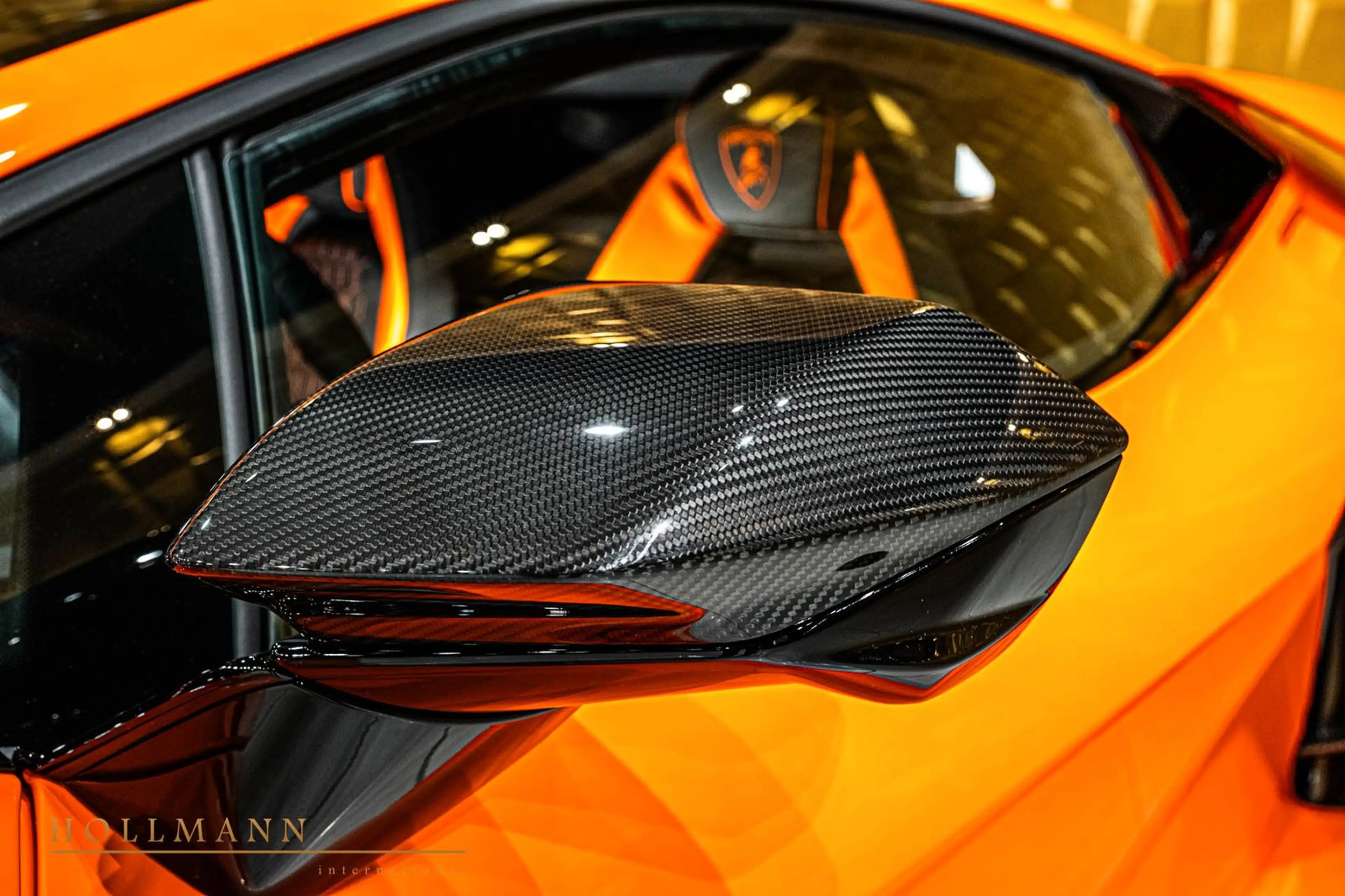 Lamborghini Revuelto +CARBON FIBRE+PREMIUM SOUND SYSTEM+ — photo 7
