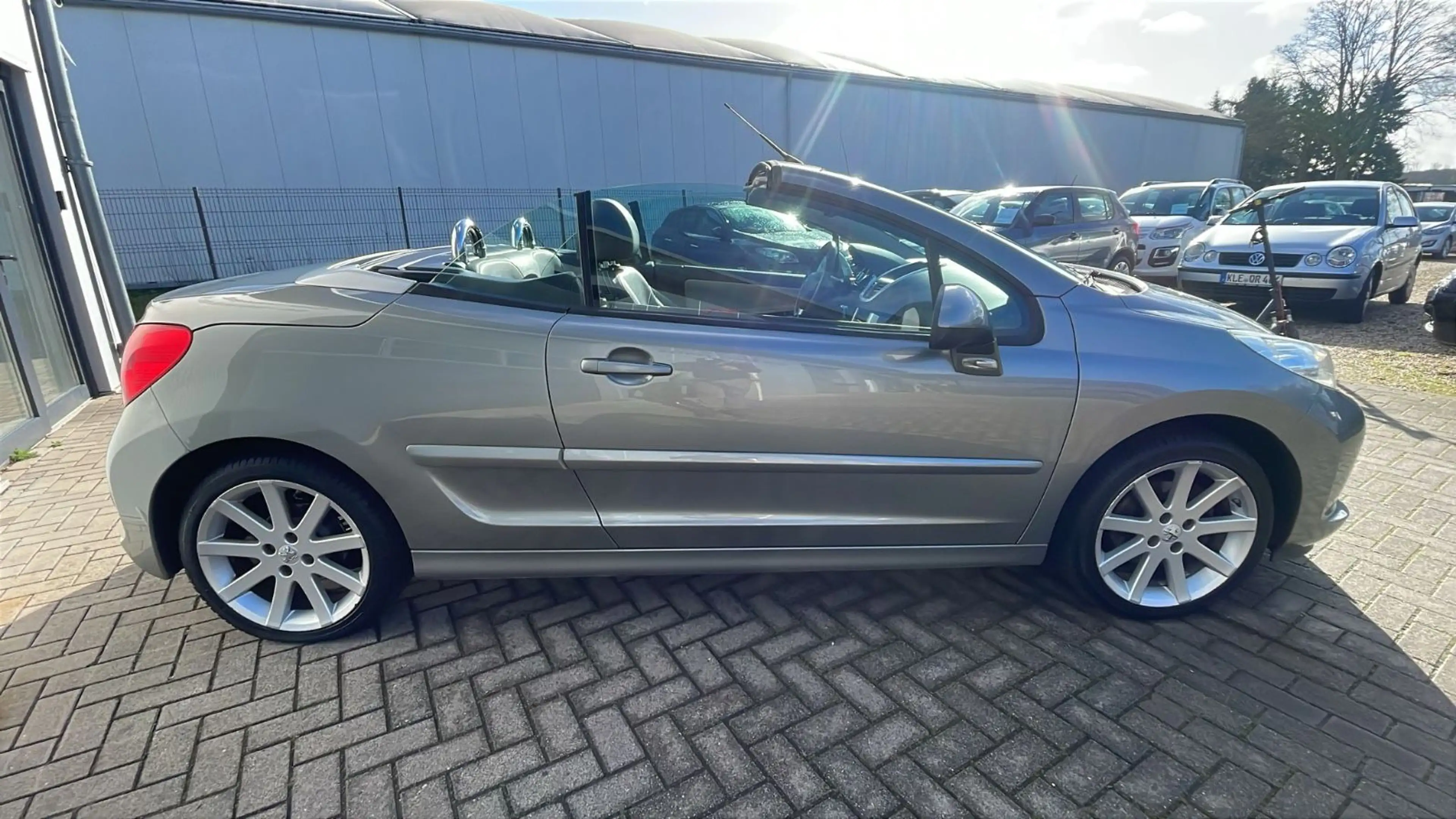 Peugeot 207 CC Cabrio-Coupe Roland Garros — photo 4