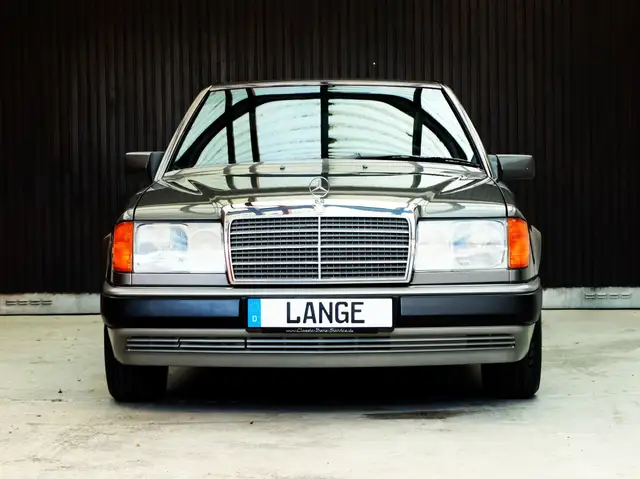 Mercedes-Benz E 230 Neuwertiger Mercedes W124 aus Spanien , 1a Zustand