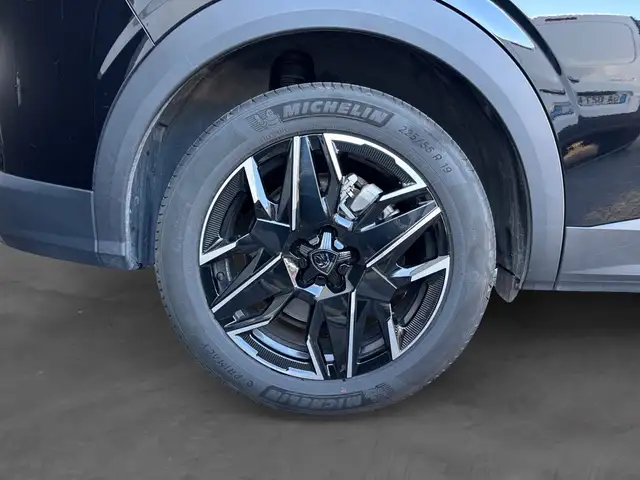Peugeot 5008 view 16