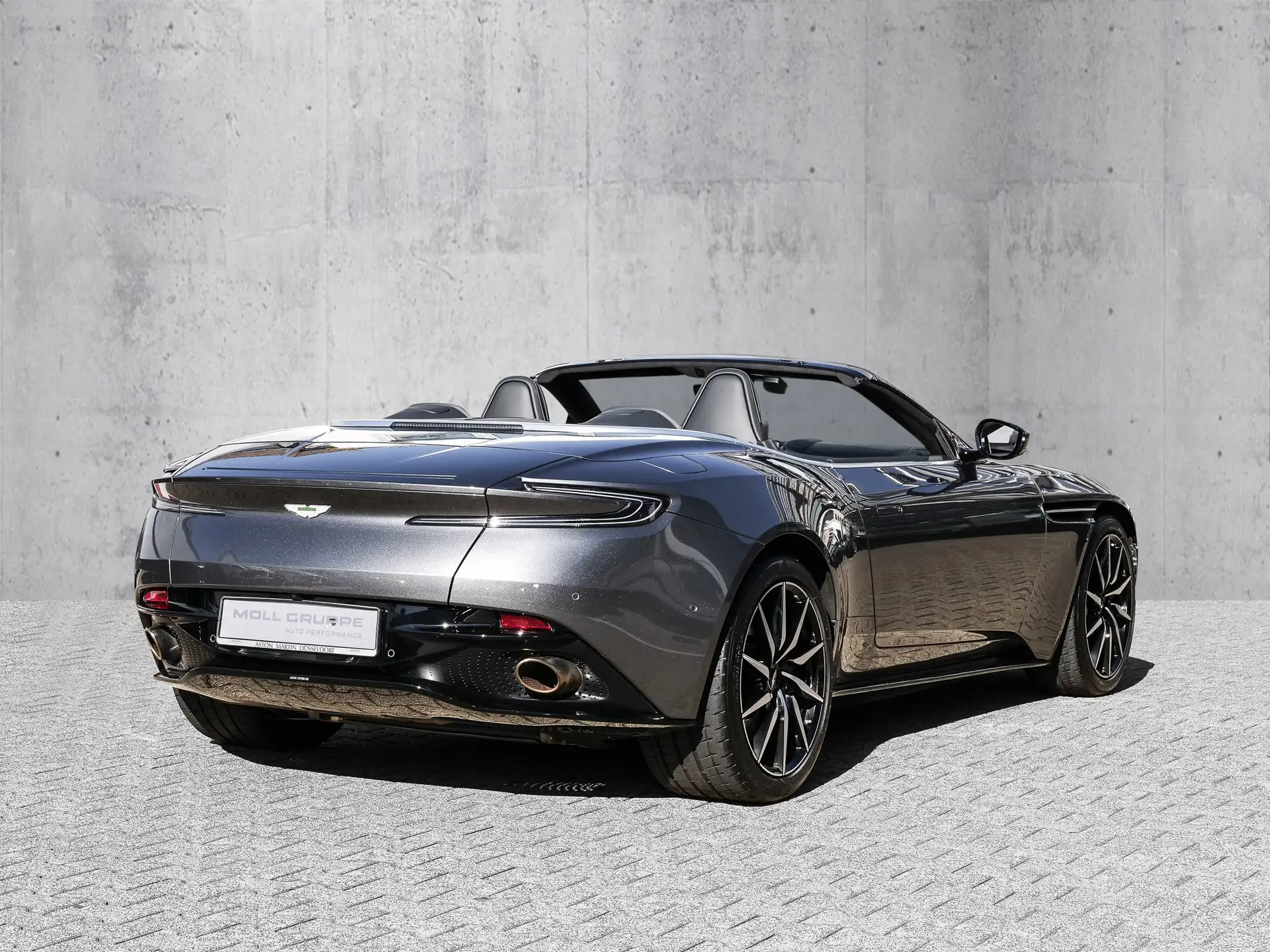 애스턴마틴 DB11 V8 2022 회색 사진 4