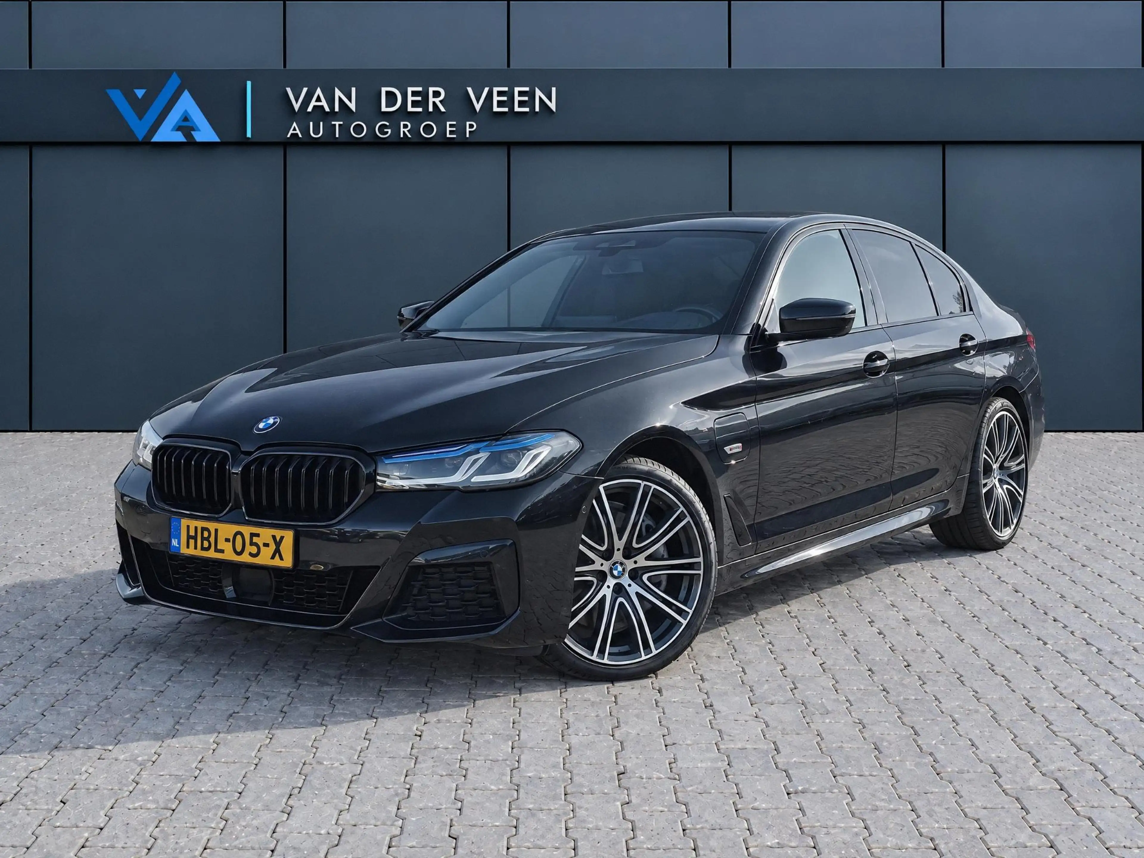 BMW 545 5-serie 545e xDrive M-sport black edition | Incl.