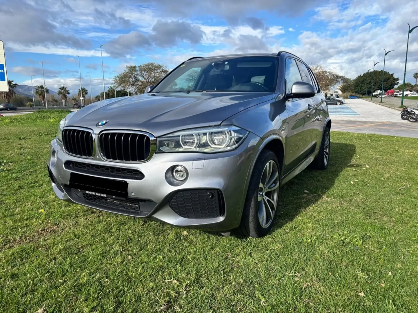 BMW X5 xDrive 30dA Silber - 1